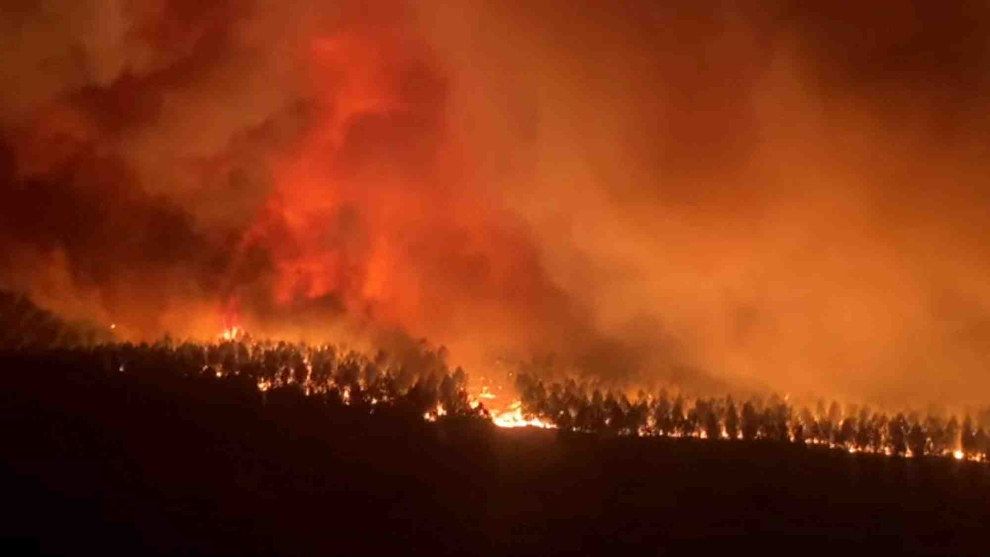 Reprise de feu en gironde, darmanin attendu dans l'aveyron