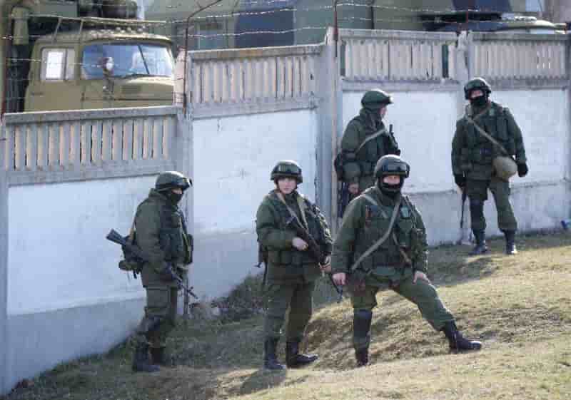 Paris maintient à ce stade ses contrats militaires avec Moscou