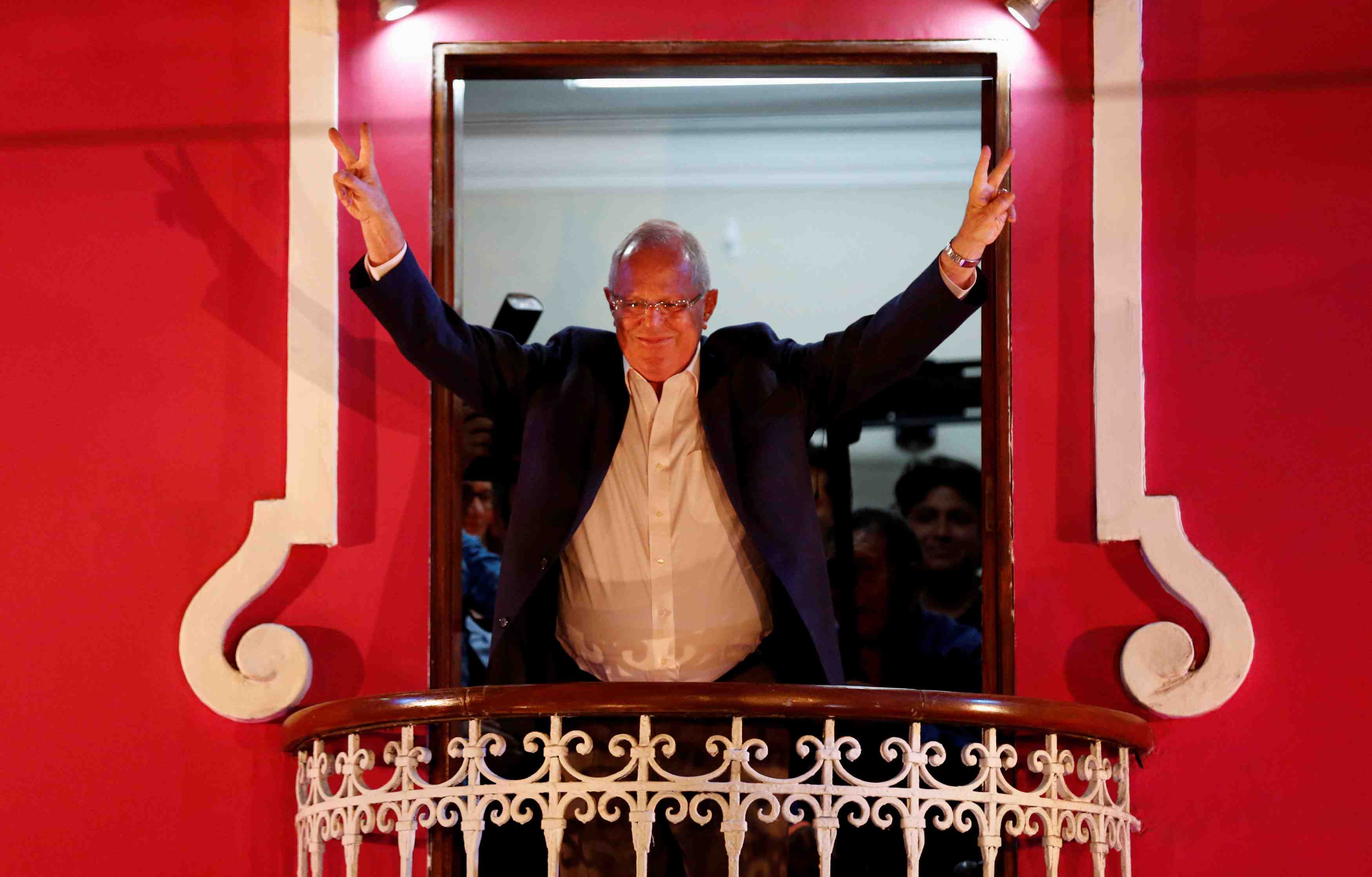 Kuczynski en tete du second tour de la presidentielle peruvienne
