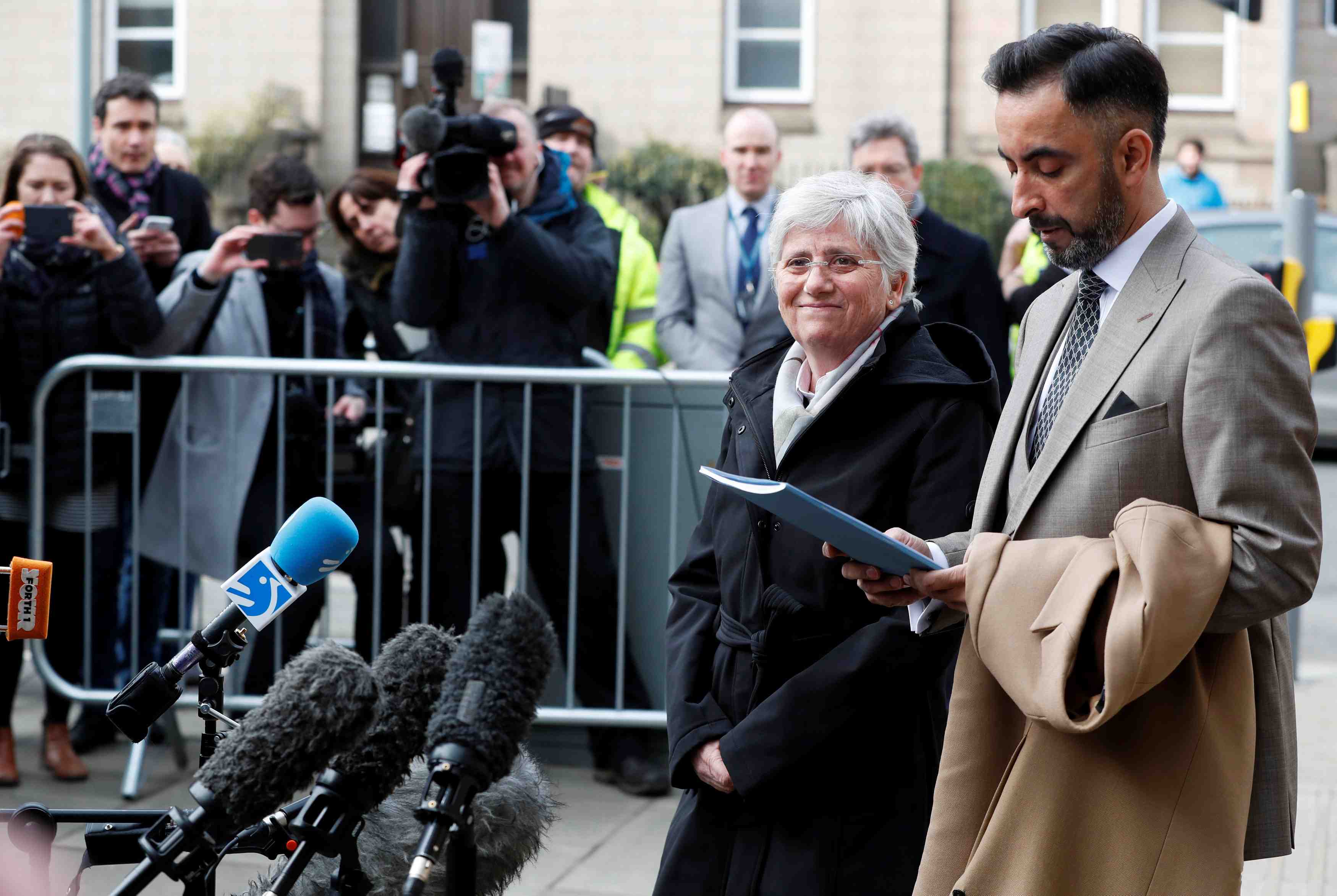 Clara ponsati liberee sous caution en ecosse