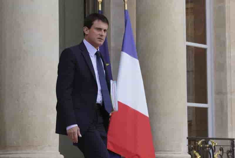 Manuel Valls annonce aux députés PS de nouvelles économies