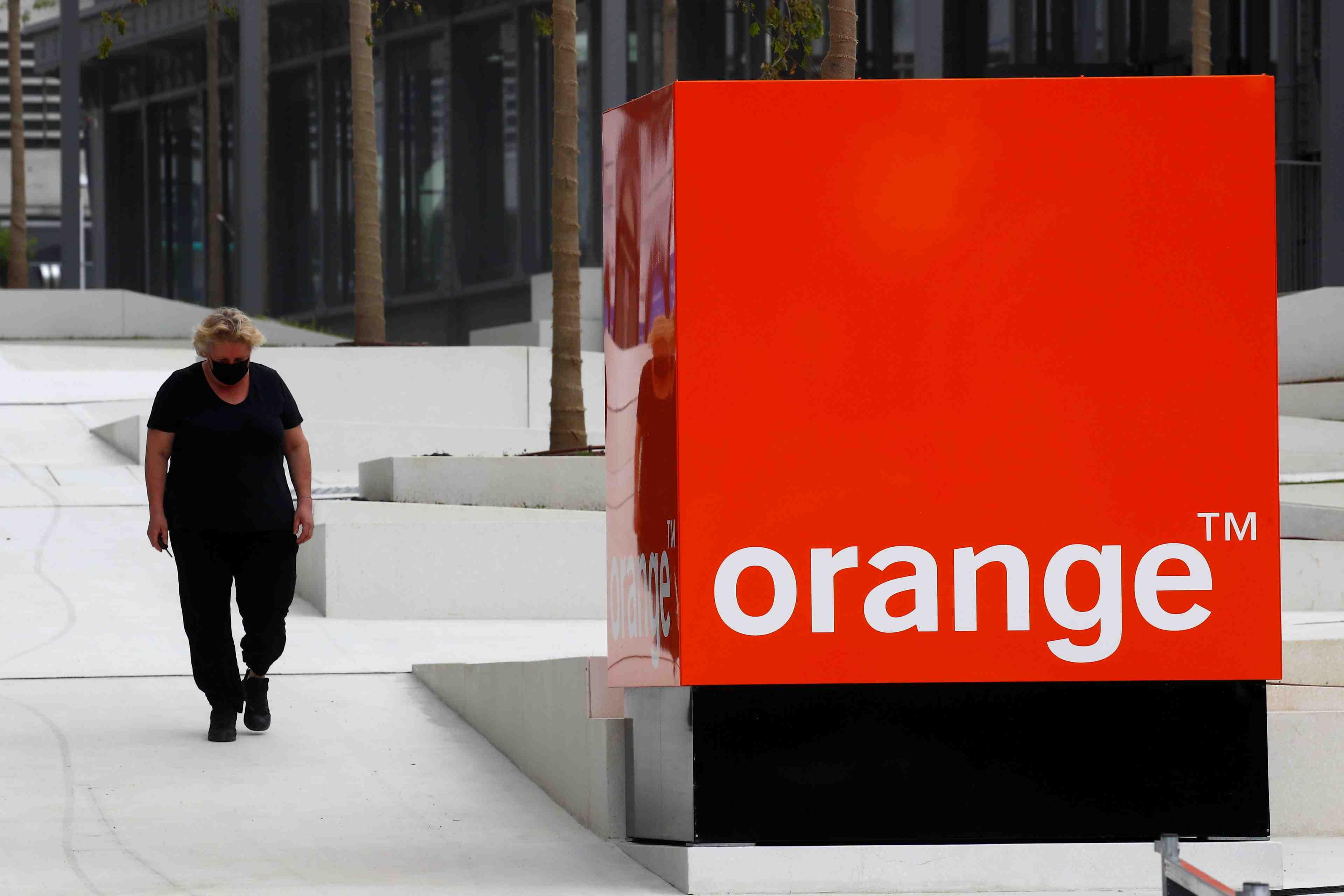 Panne des services d'urgence: le gouvernement reproche a orange sa lenteur