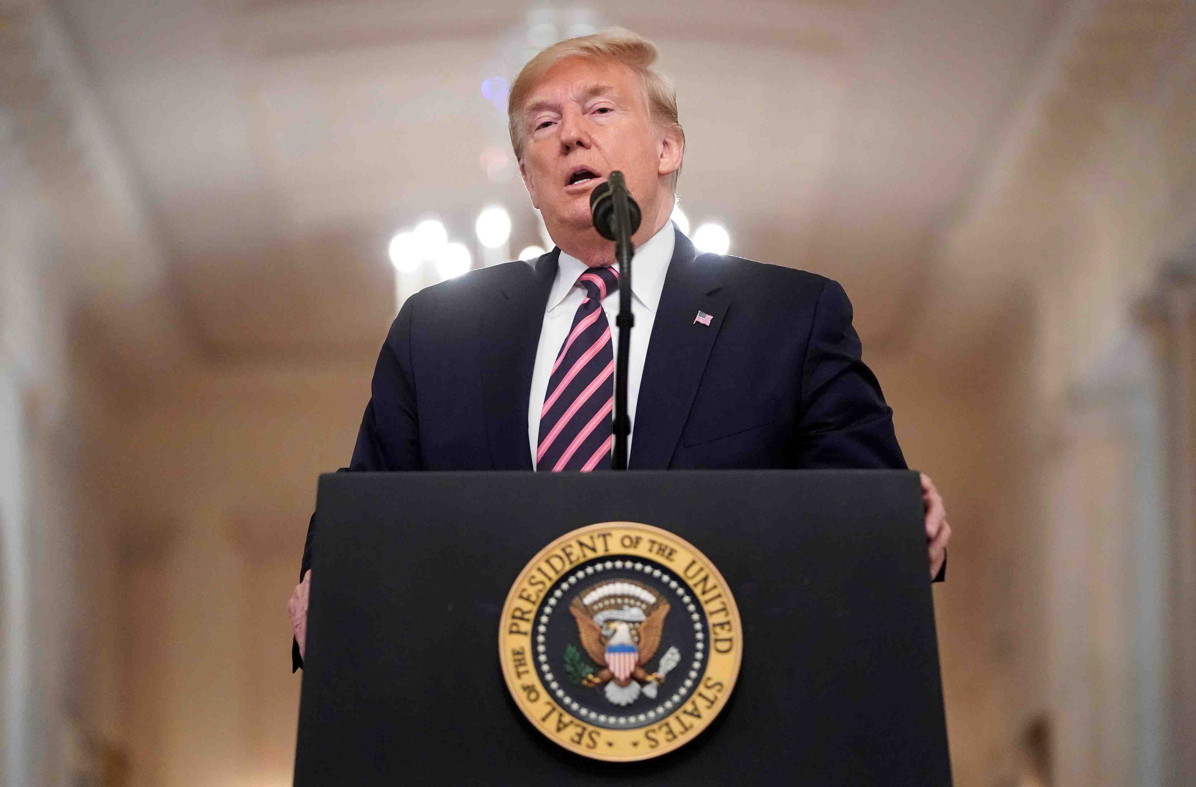 Les americains tres divises sur l'acquittement de trump
