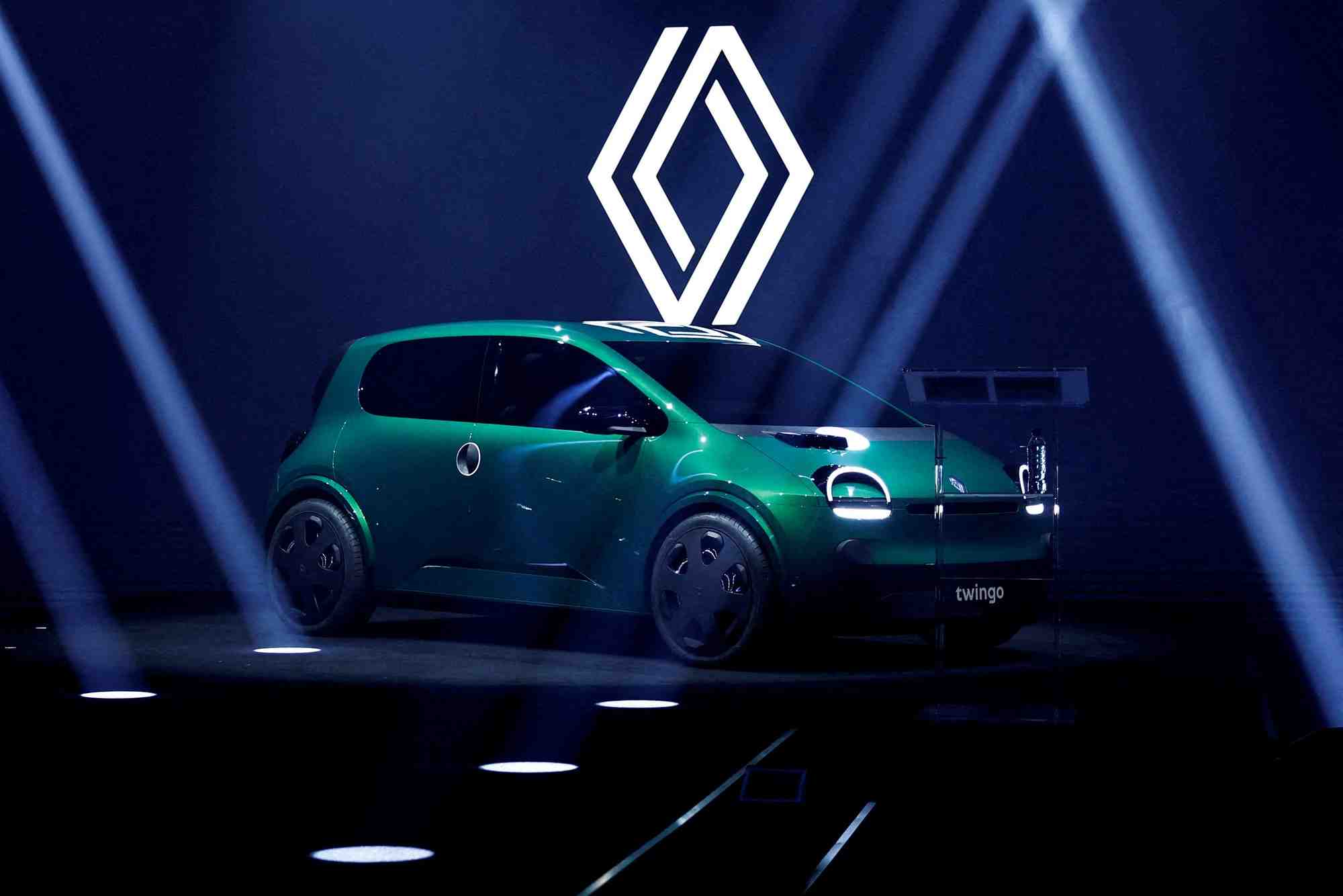 Le logo renault lors d'une journee d'investisseurs pour sa filiale ampere