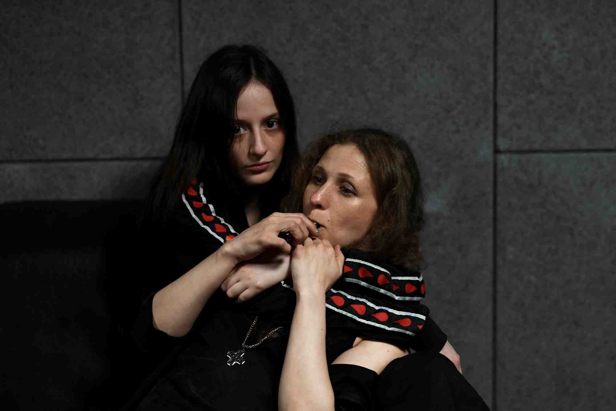Maria alyokhina et lucy shteyn, membres du groupe de musique punk russe pussy riot