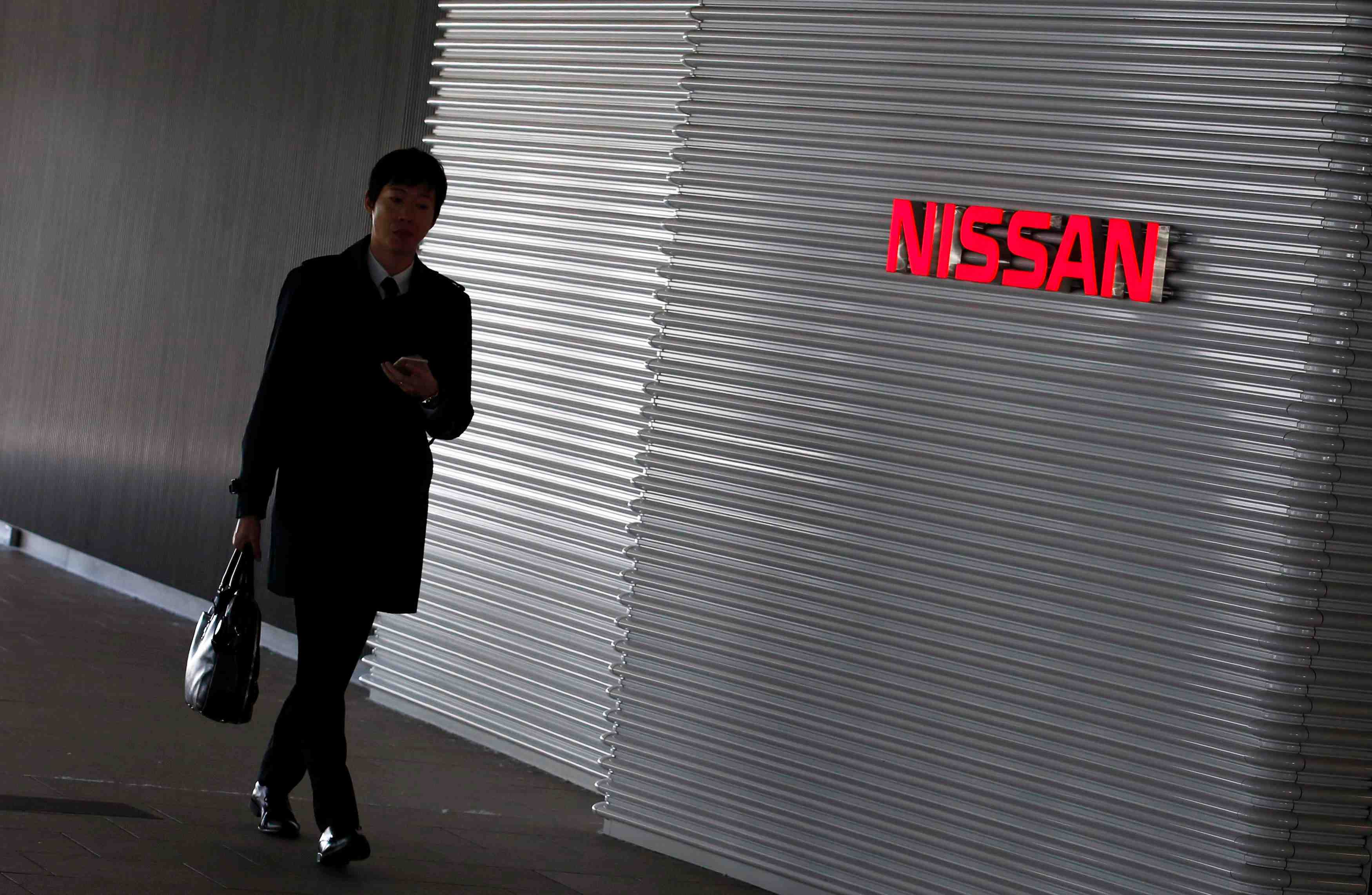 Nissan et renault suspendent des commandes en russie