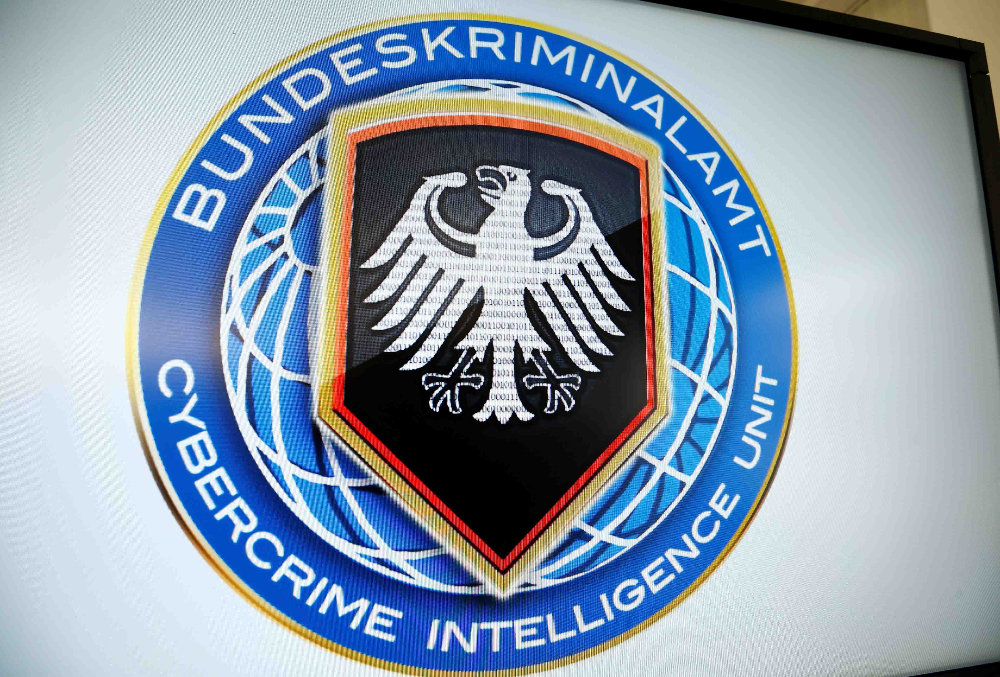 Cybercriminalite: le reseau emotet demantele dans le cadre d'une operation internationale