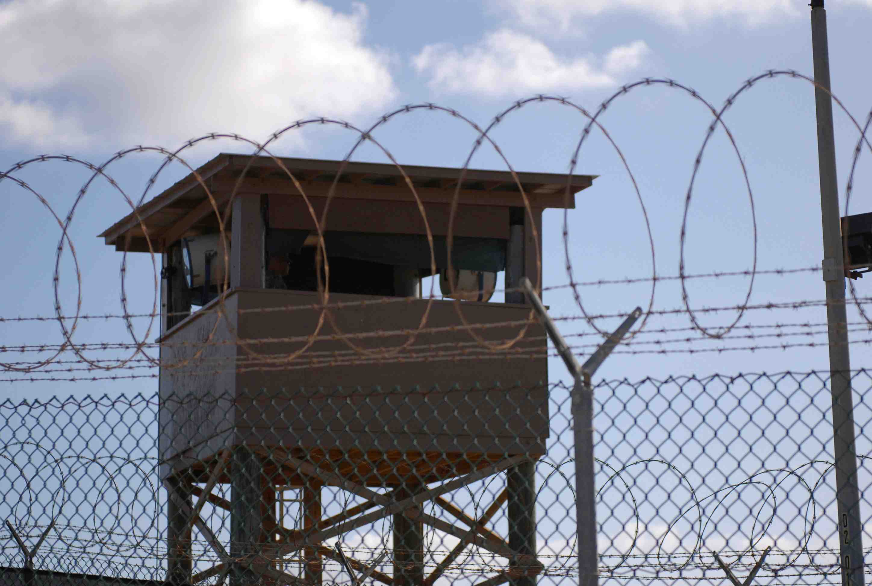 Un detenu transfere hors de guantanamo, le premier sous la presidence biden