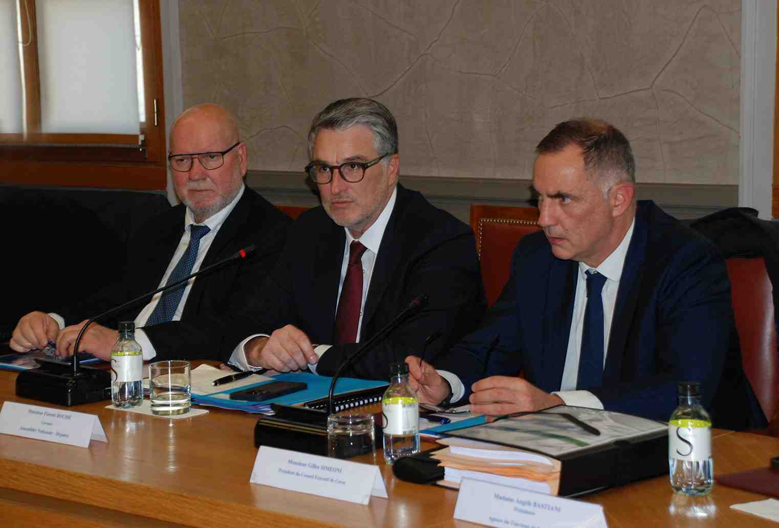 La Commission des Lois s'est rendue en Corse pour évoquer le sujet de l'autonomie avec le monde économique.