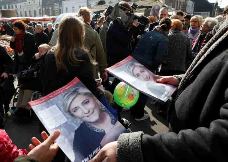 Sondage ifop: le pen devance macron, fillon et melenchon a egalite
