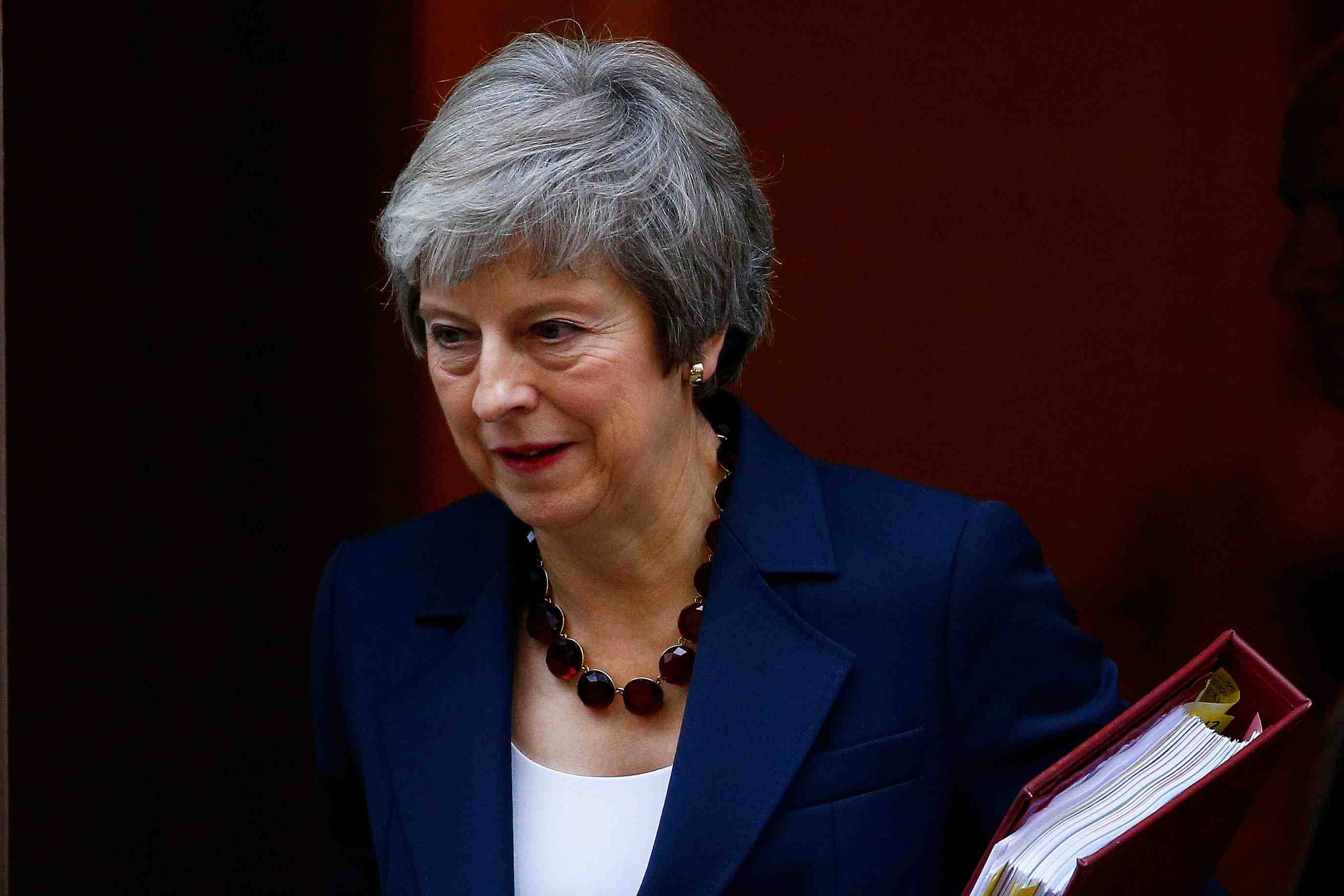 L'accord va mener au brexit, pas de second referendum, repete may