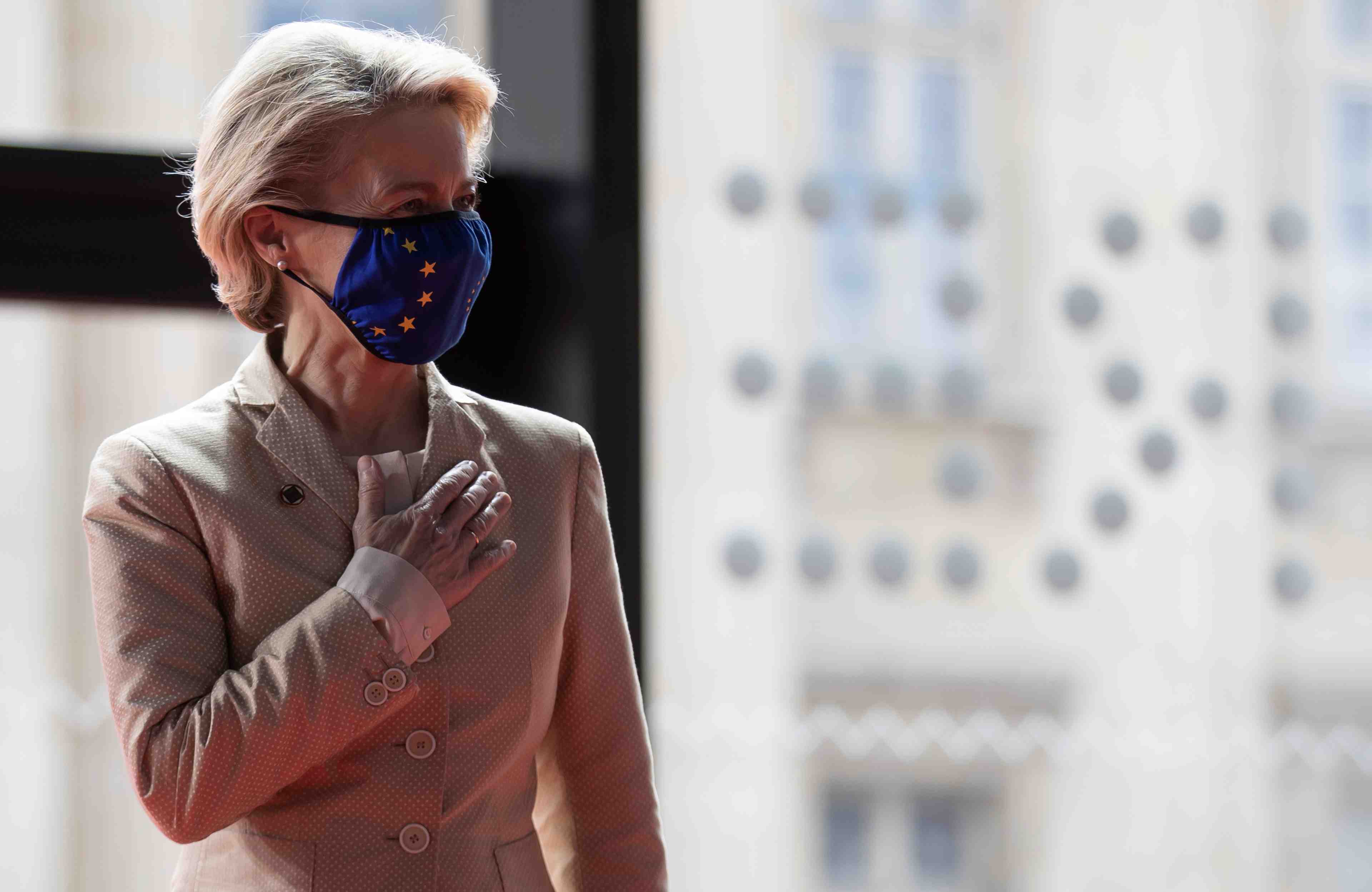 La campagne de vaccination de l'ue rattrape celle des etats-unis, dit von der leyen