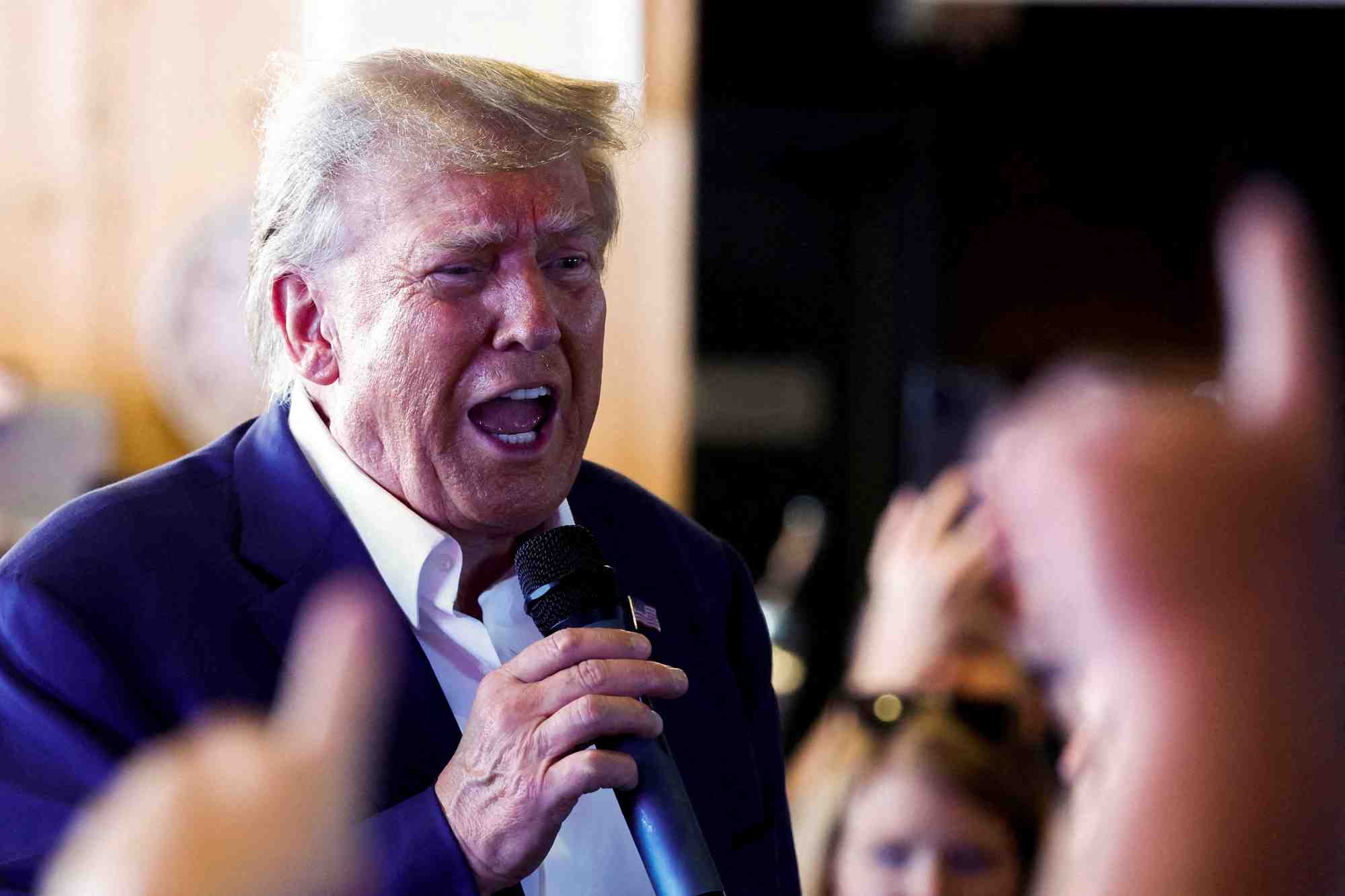 Donald trump en campagne dans l'iowa