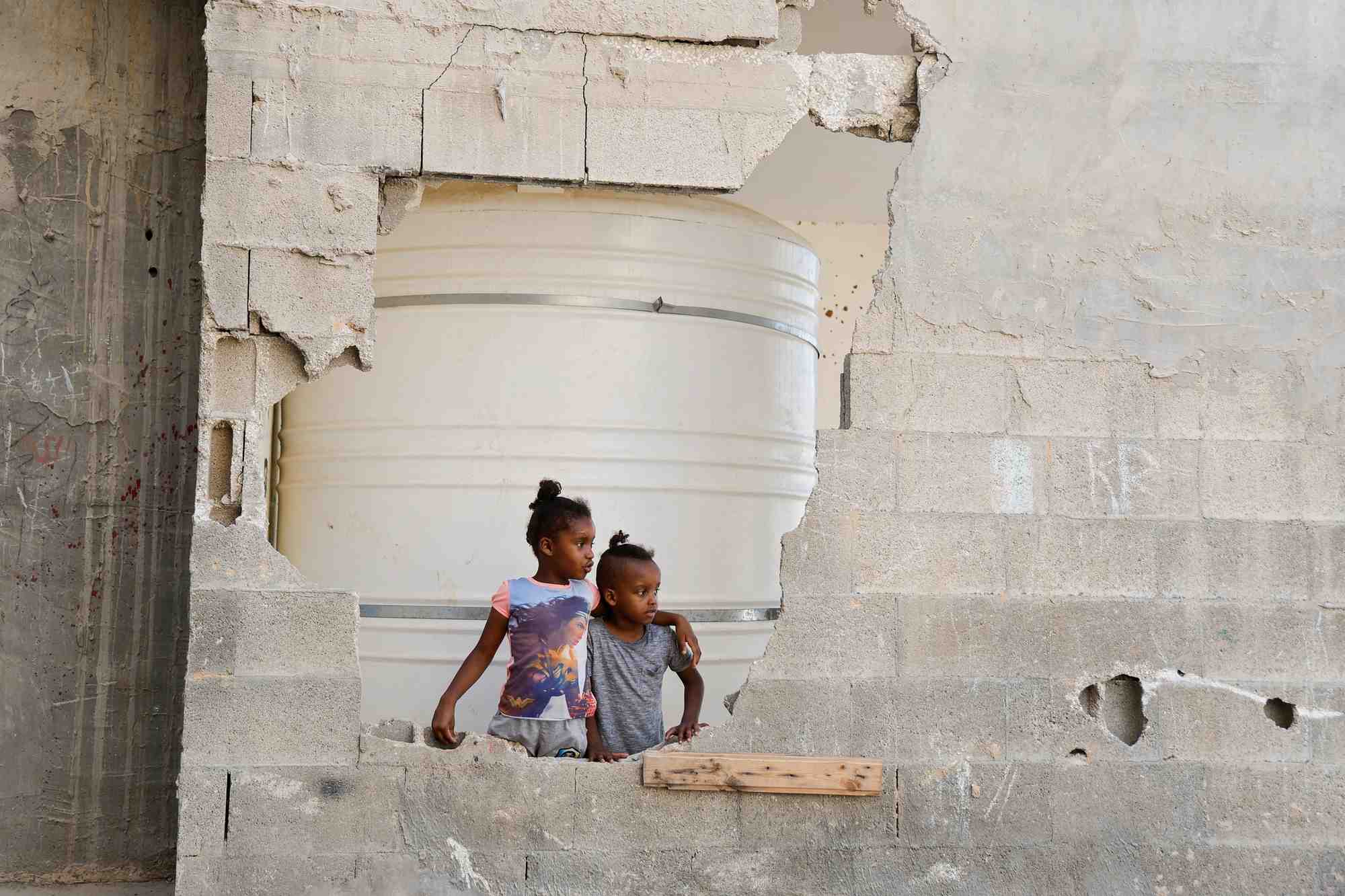 Des enfants a tulkarm, en cisjordanie occupee par israel