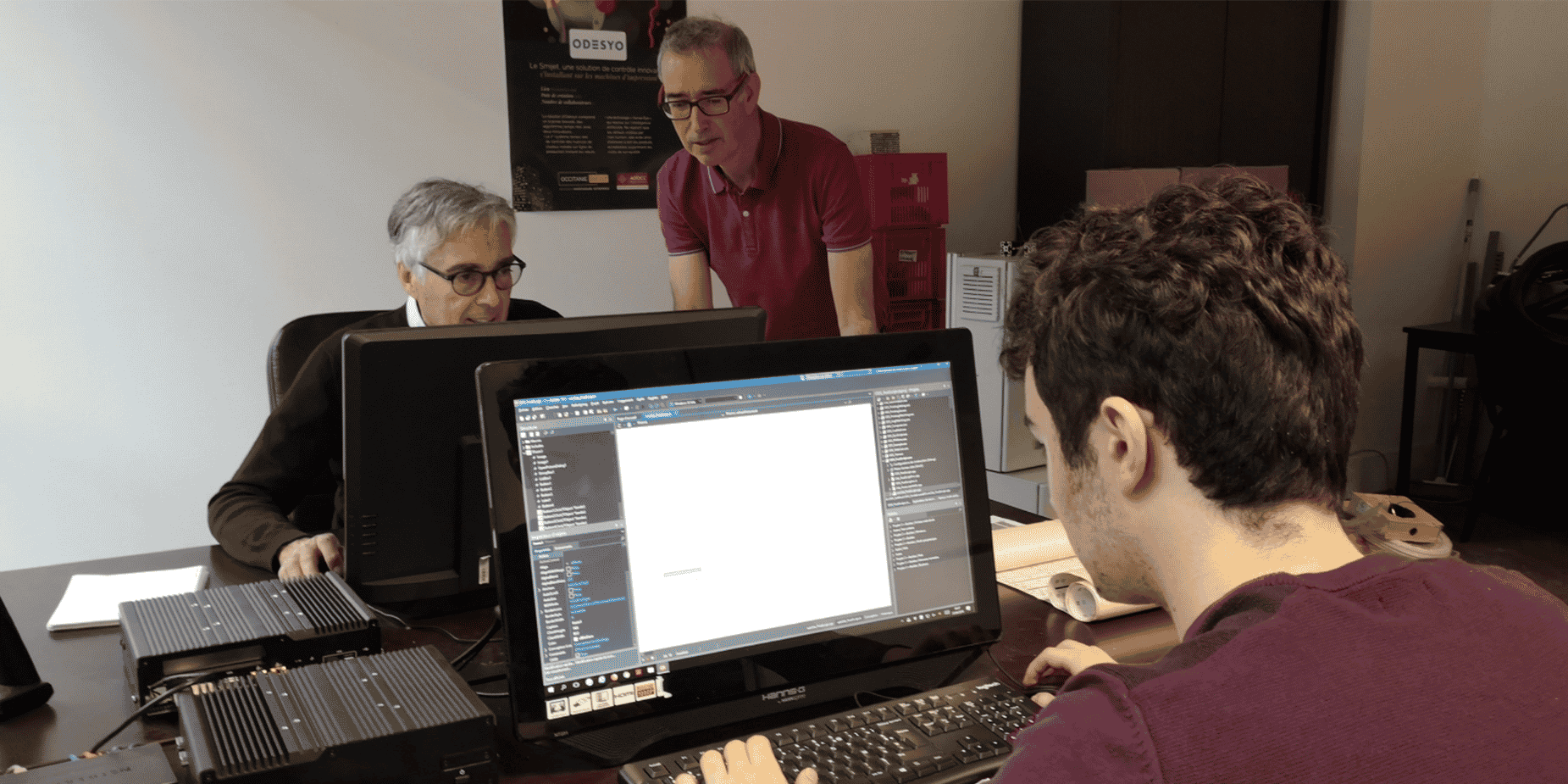 Philippe Copin et Dominique Martin (debout), cofondateurs d'Odesyo