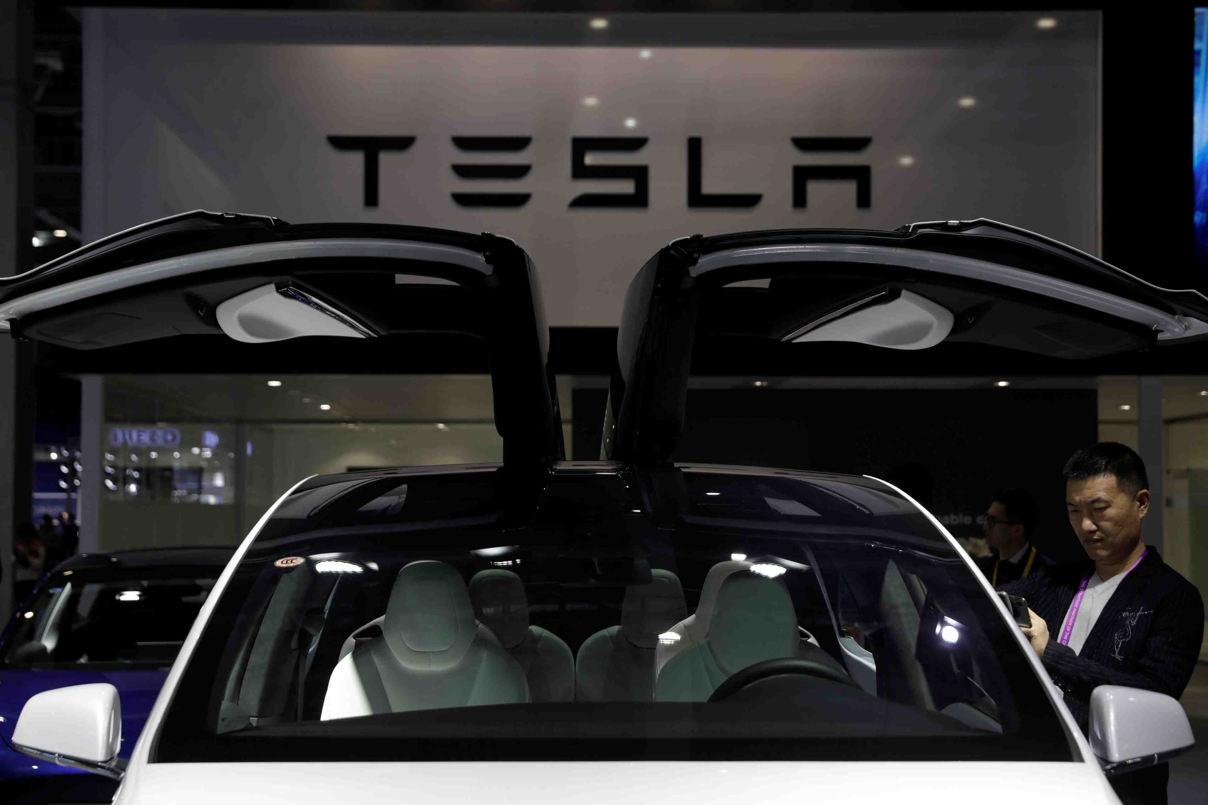 Tesla a suivre a wall street