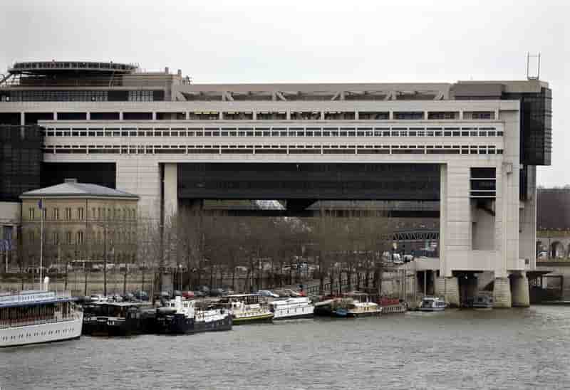 Recul du deficit budgetaire a 26,3 milliards fin mars