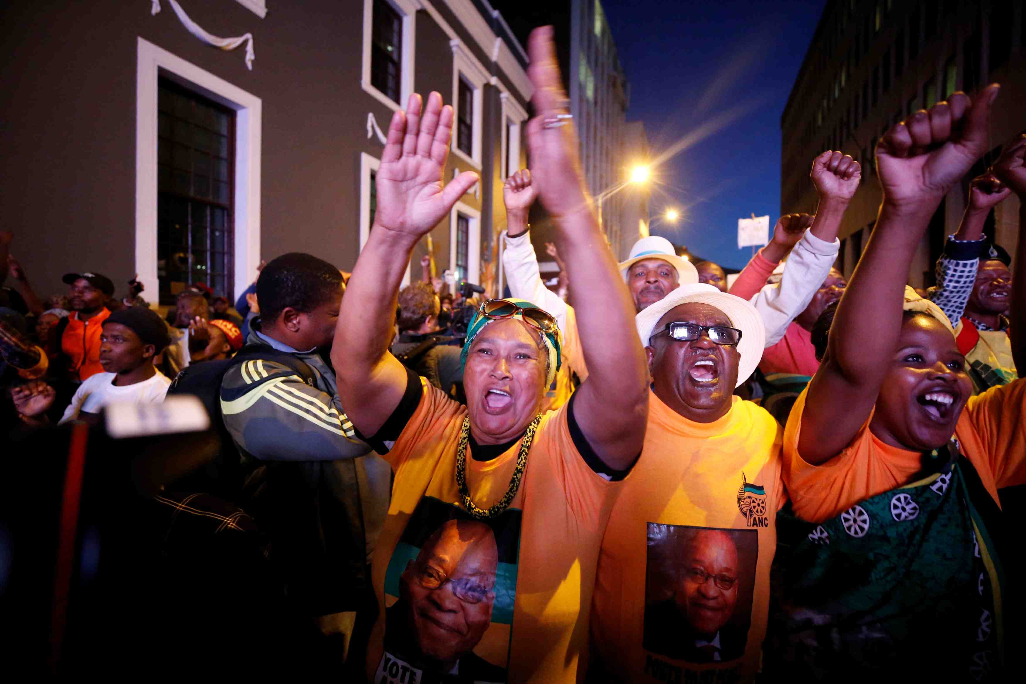 Le parlement sud-africain rejette la motion de defiance contre zuma