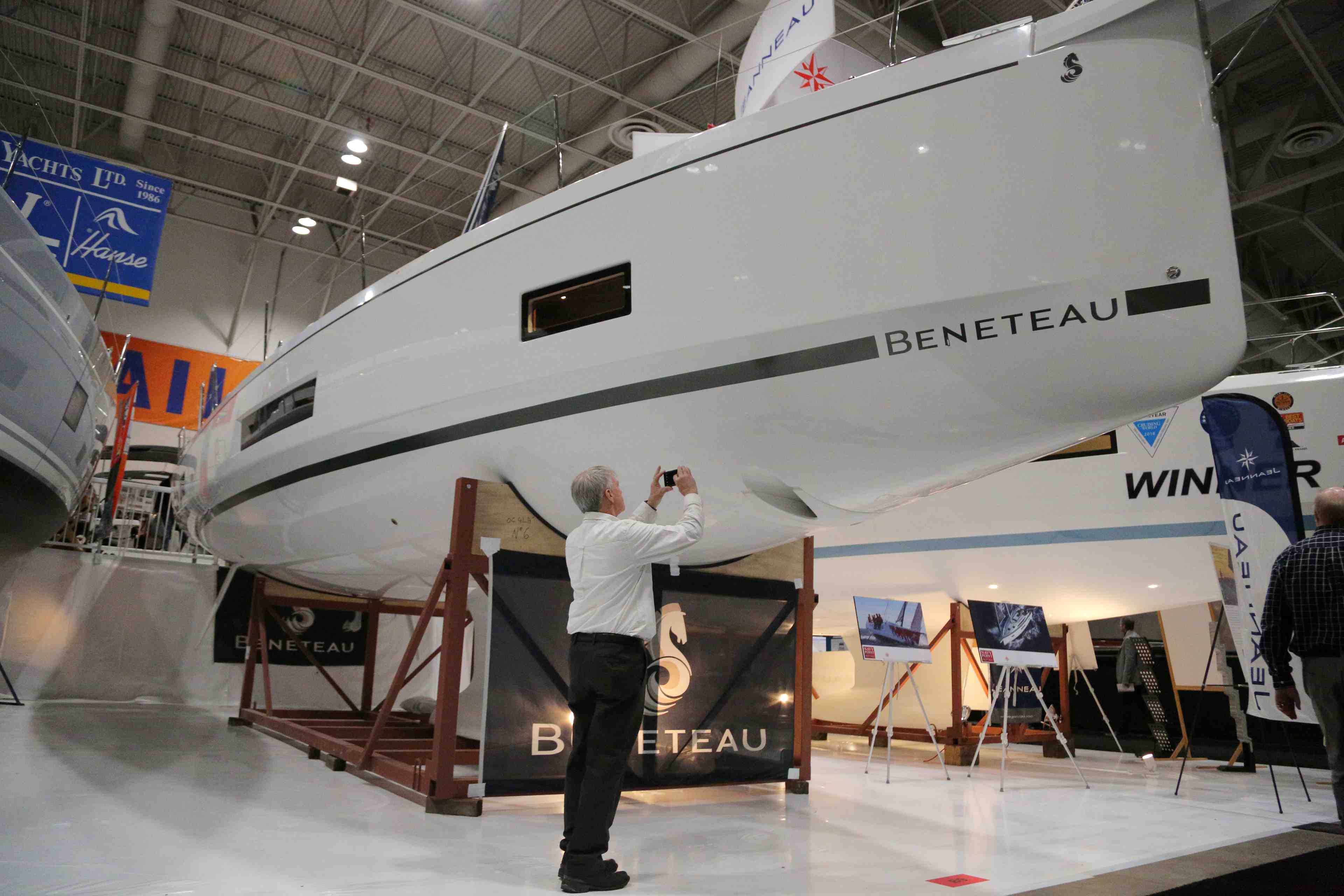 Beneteau reduit ses effectifs et ses capacites de production