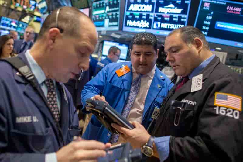 Le Dow Jones perd 0,1%, le Nasdaq prend 0,18%