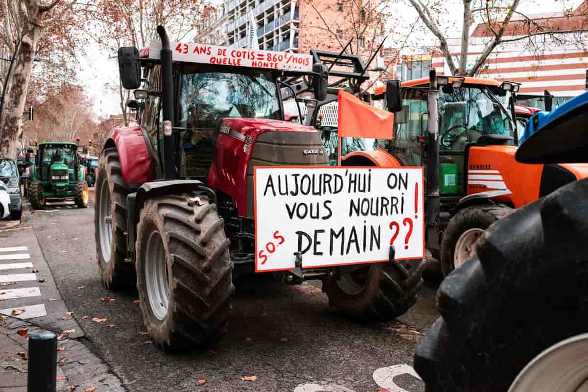 Face à la gronde des agriculteurs, le gouvernement reporte sa proposition de loi.