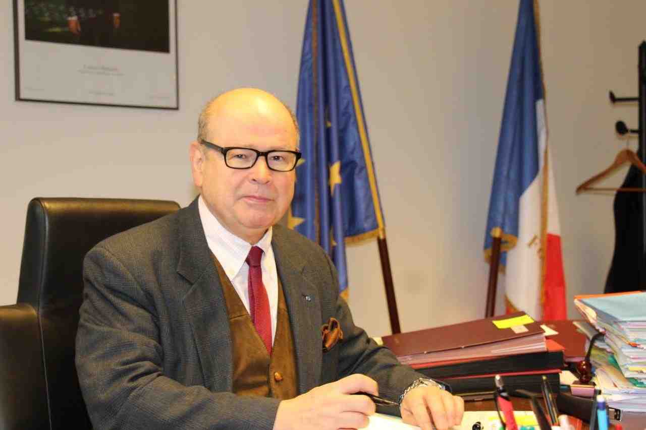 "Donald Trump a bel et bien introduit dans la politique américaine des ruptures qu'il ne faut pas banaliser, en soutenant qu'elles étaient déjà en chemin sous ses prédécesseurs", avertit Cyrille Schott, préfet honoraire de région, ancien directeur de l’Institut national des hautes études de la sécurité et de la justice (INHESJ), membre du bureau d’EuroDéfense France.