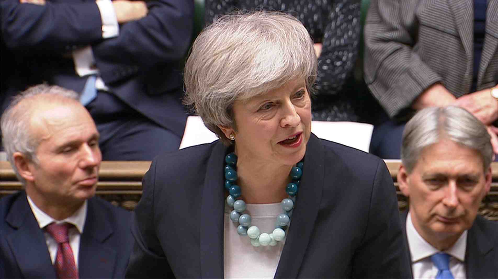 Brexit: may reporte le vote aux communes faute de majorite