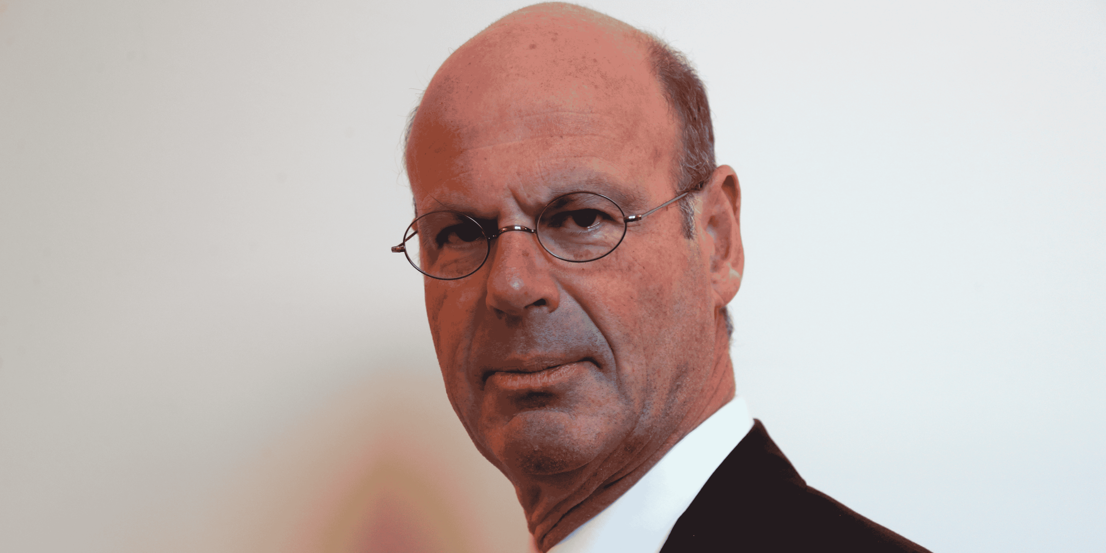 Eric lombard veut passer en revue les participations de la cdc