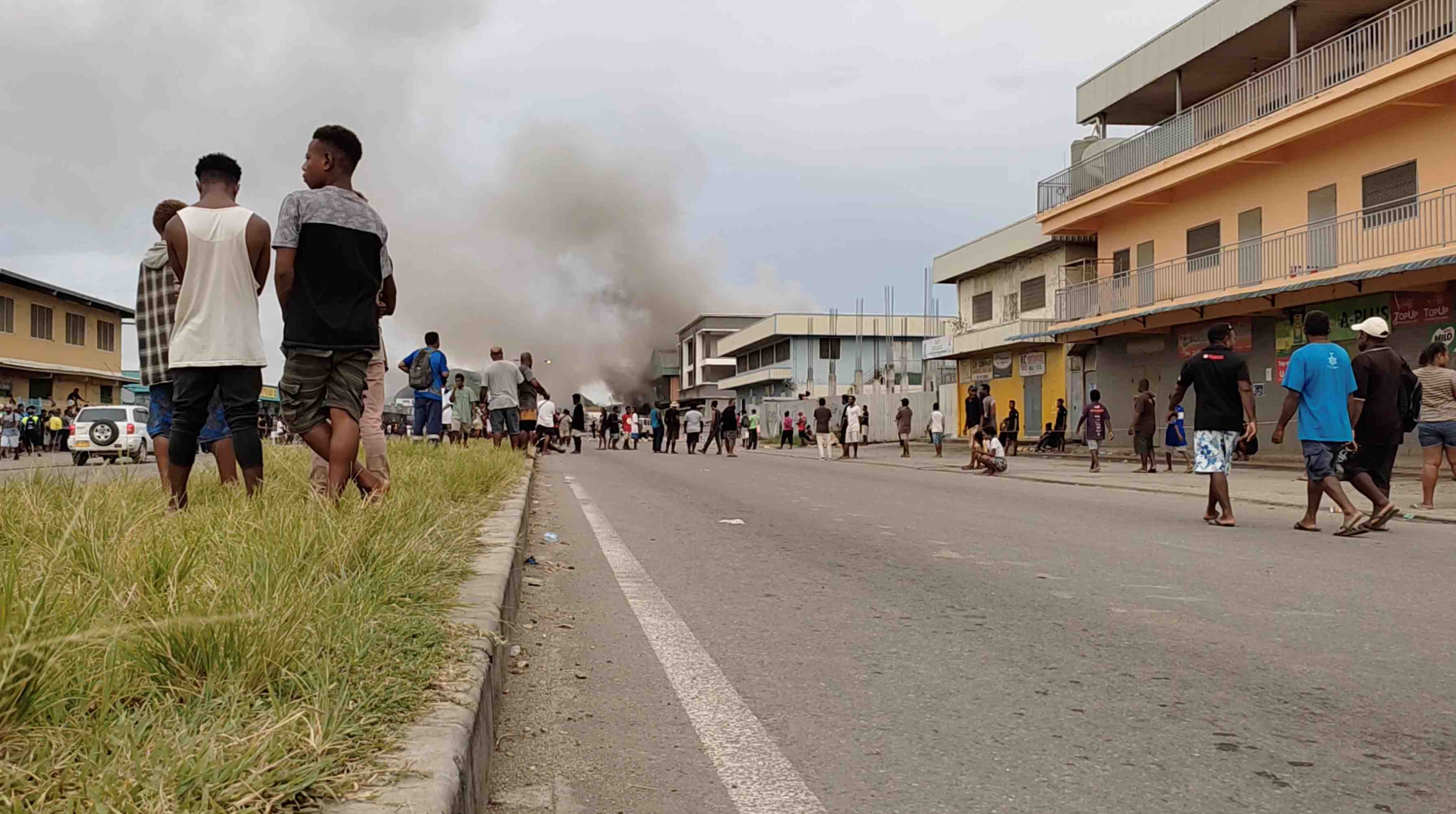 Iles salomon: les manifestants bravent le couvre-feu