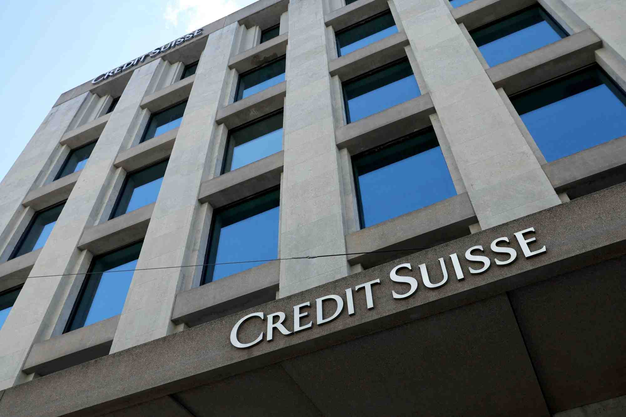 Credit suisse envisage de supprimer quelque 5.000 emplois