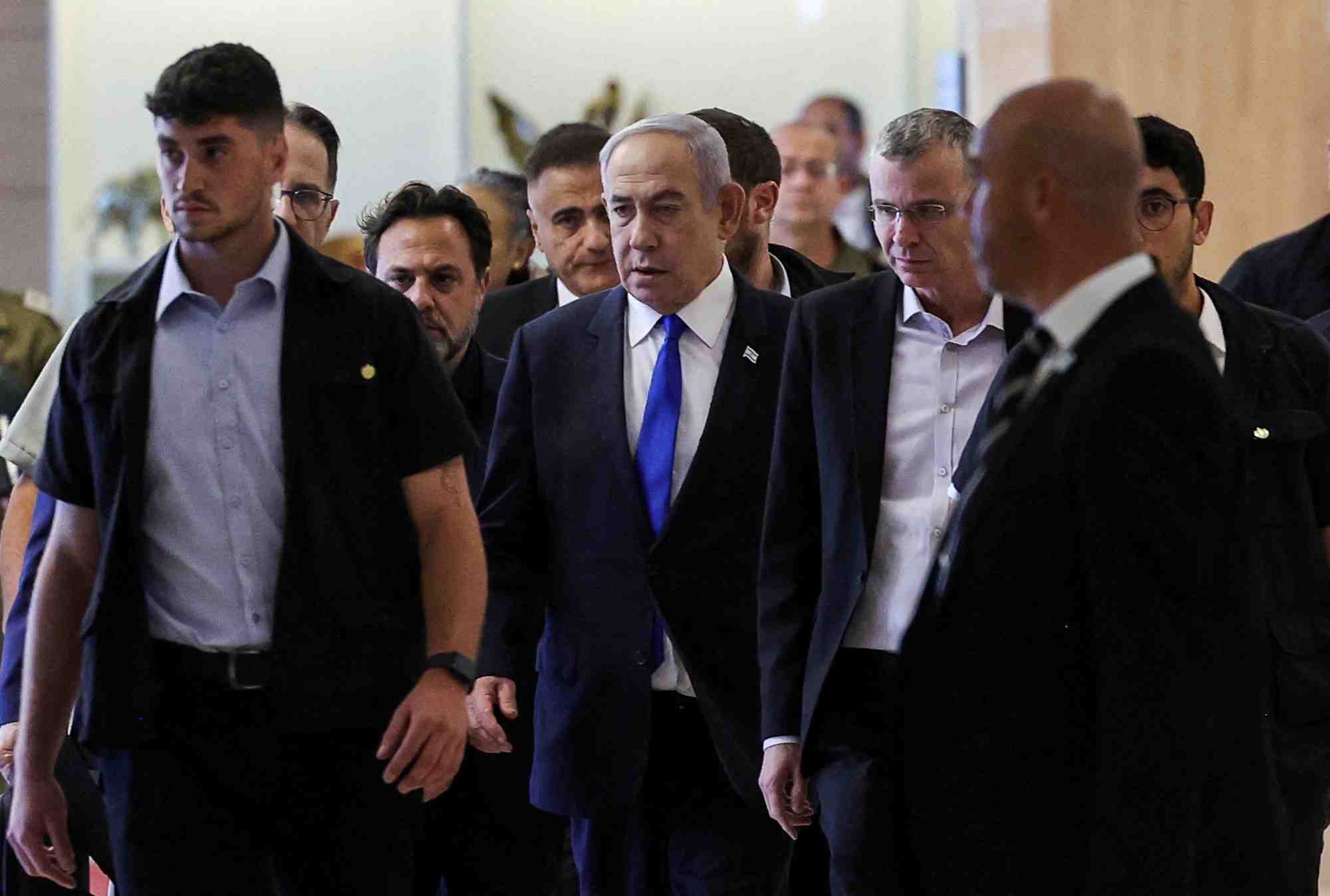 Le premier ministre israelien benjamin netanyahu arrive a la reunion de son parti, a jerusalem