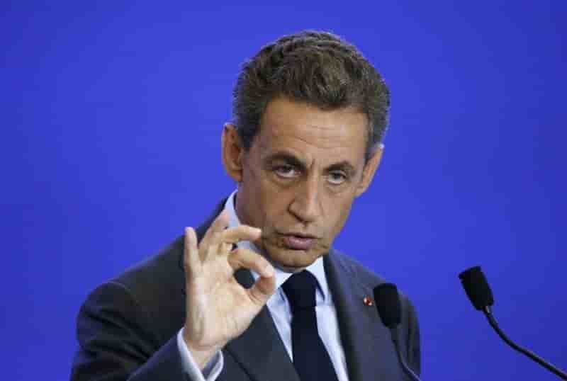 La droite allume une polemique sur la guerre d'algerie