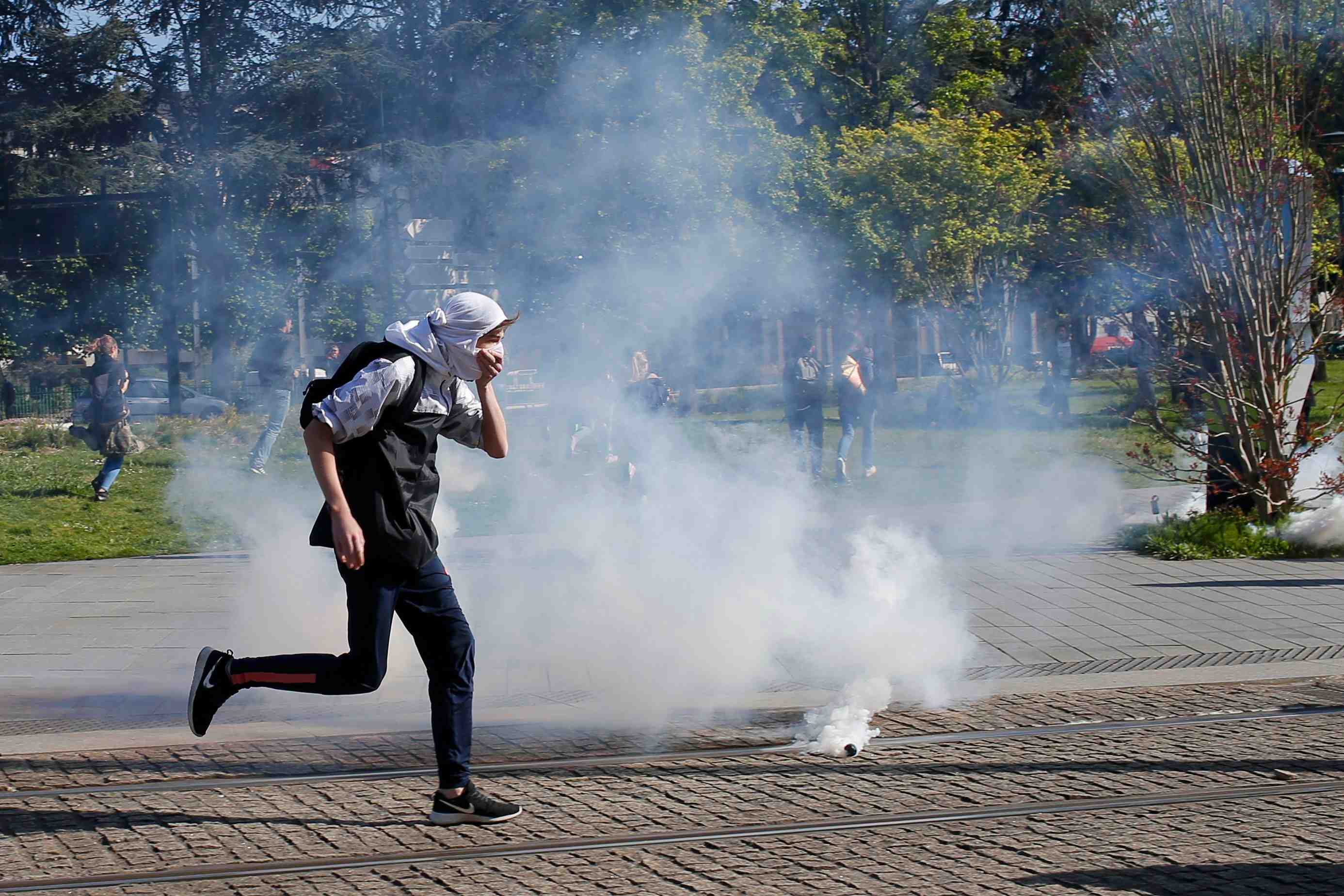 Violence a nantes en marge d'une manifestation contre la loi travail