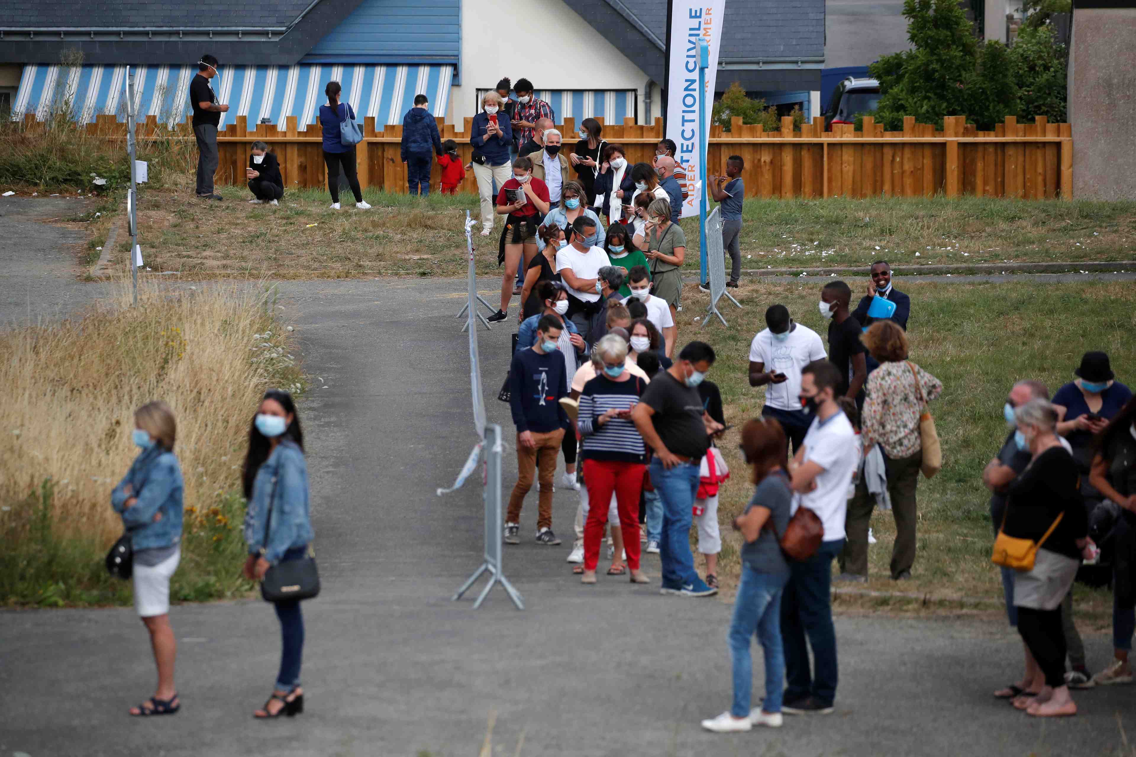 France : port du masque dans les lieux publics obligatoire des la semaine prochaine