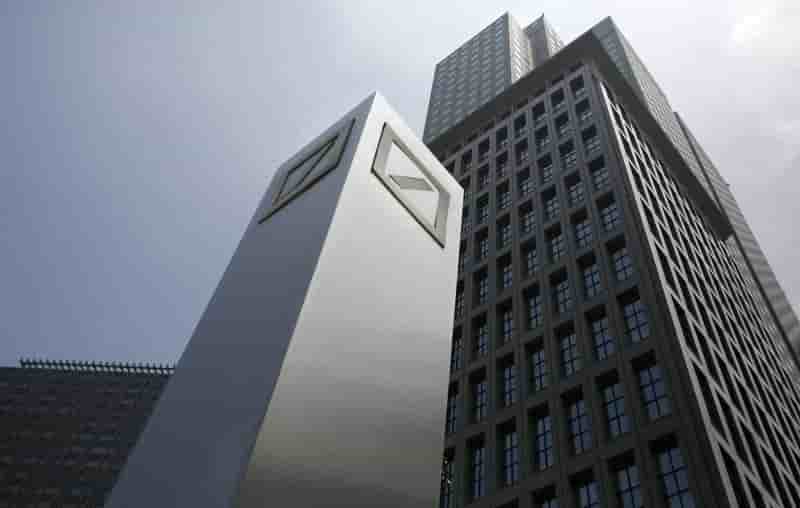 Le benefice net de deutsche bank reduit de moitie au 1er trimestre