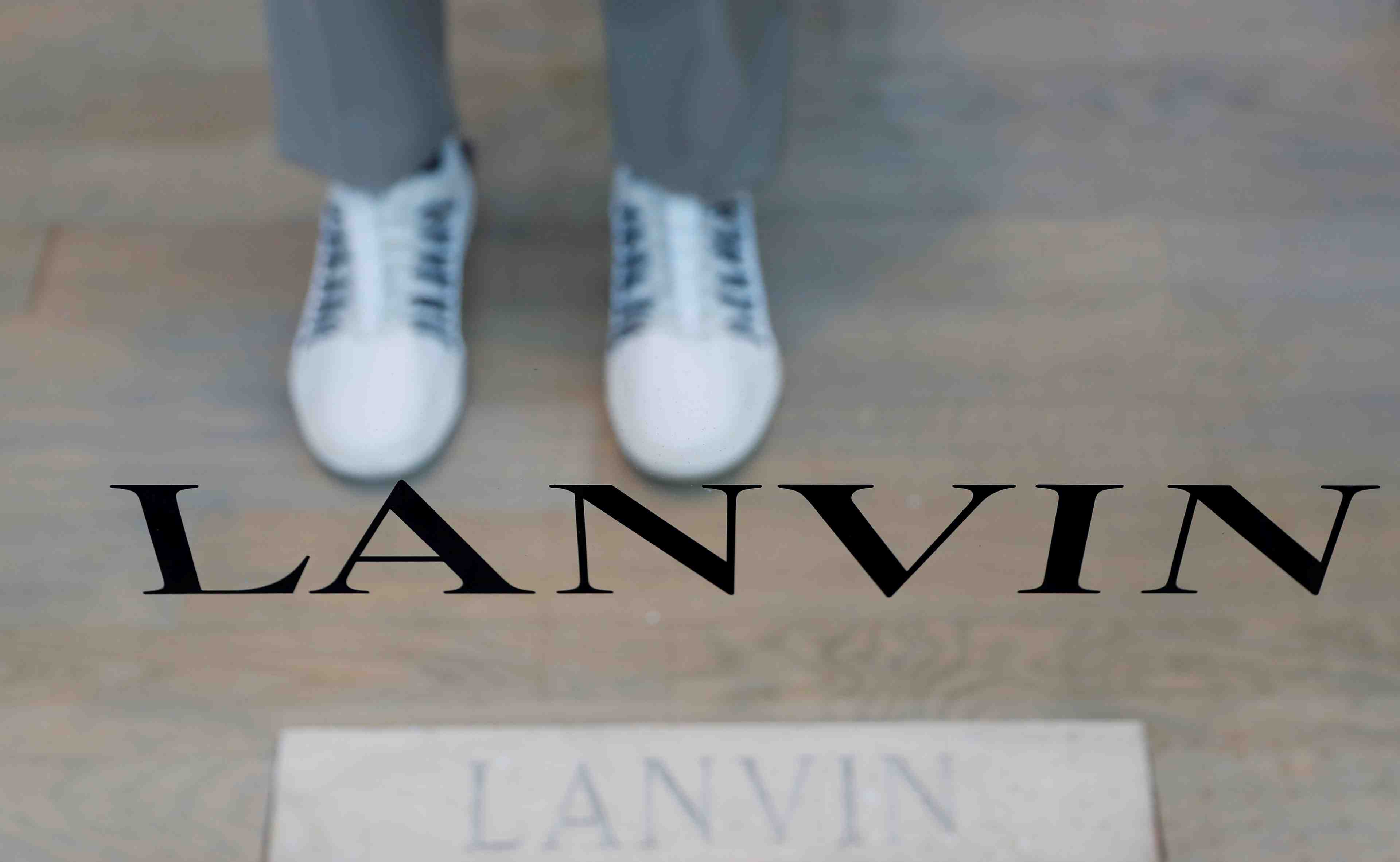 Luxe: lanvin recrute son dg chez sandro pour se relancer