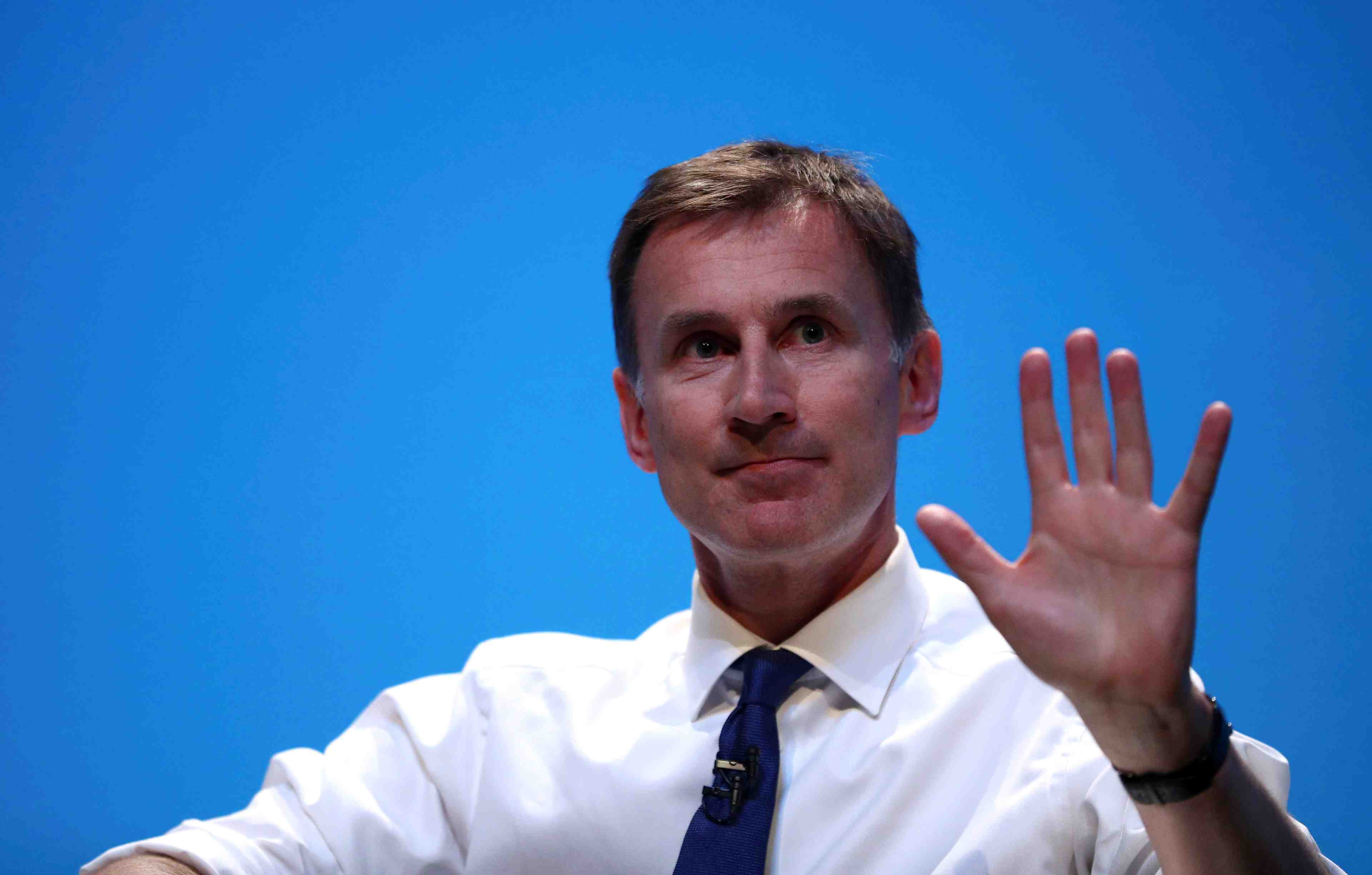 Grande-bretagne: boris johnson est un "lache" qui fuit le debat, selon hunt