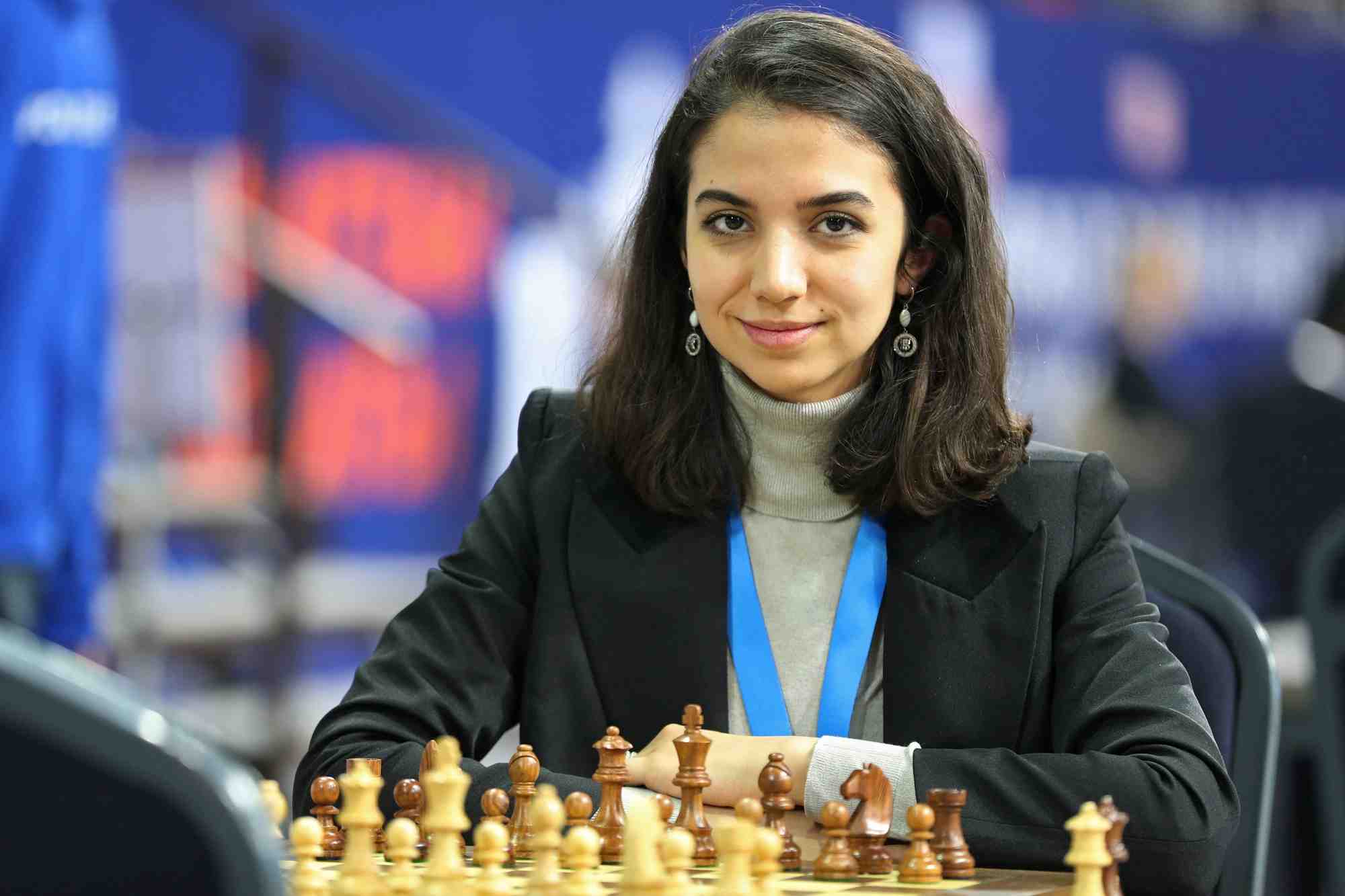 La joueuse d'echecs iranienne sara khadem lors d'un tournoi a almaty, au kazakhstan