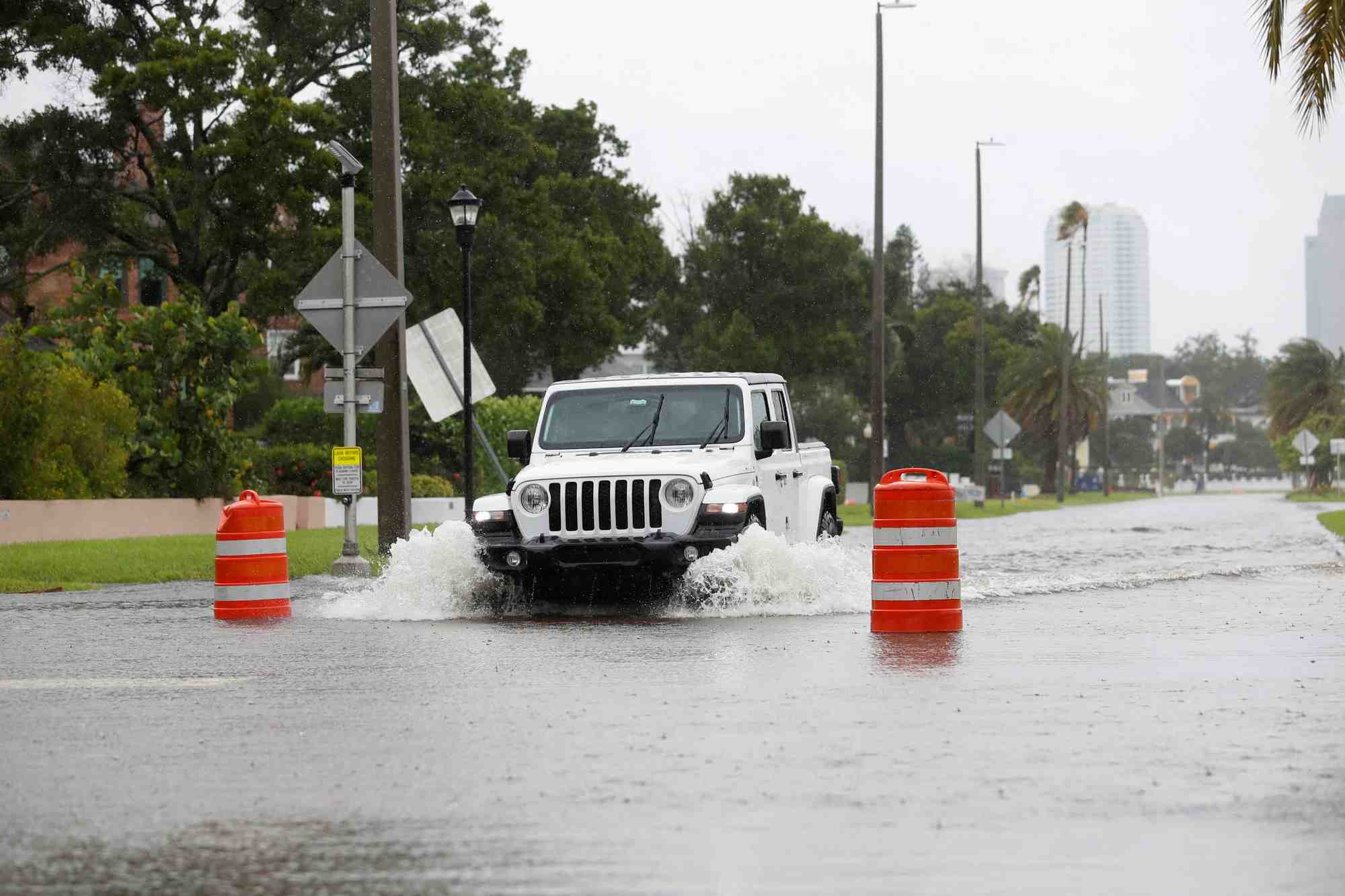 Une tempete tropicale s'approche de la cote du golfe de floride