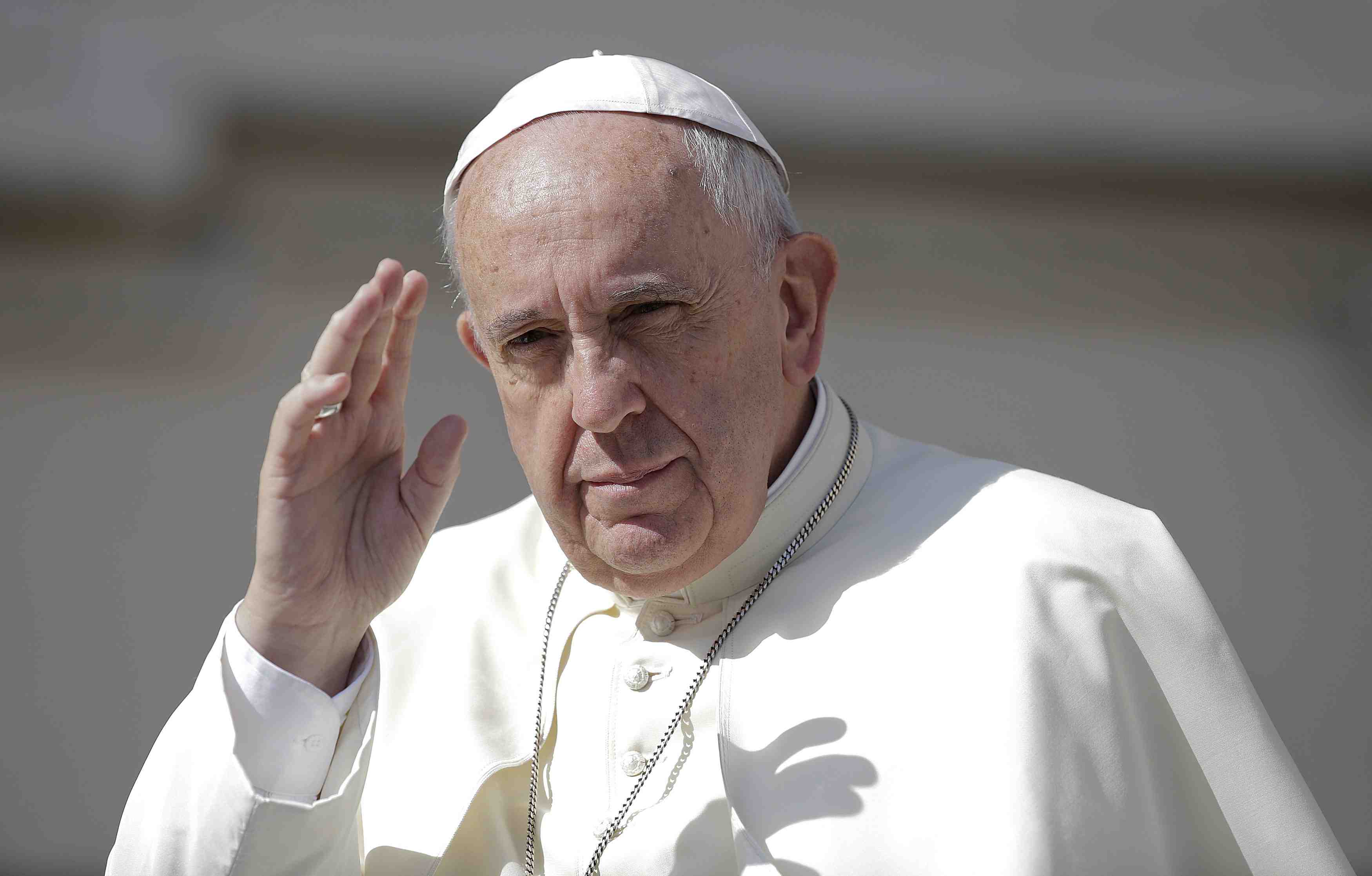 Le pape appelle a ne pas fermer les portes aux migrants