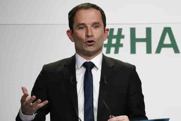 Hamon juge que voter macron par defaut serait "une folie"