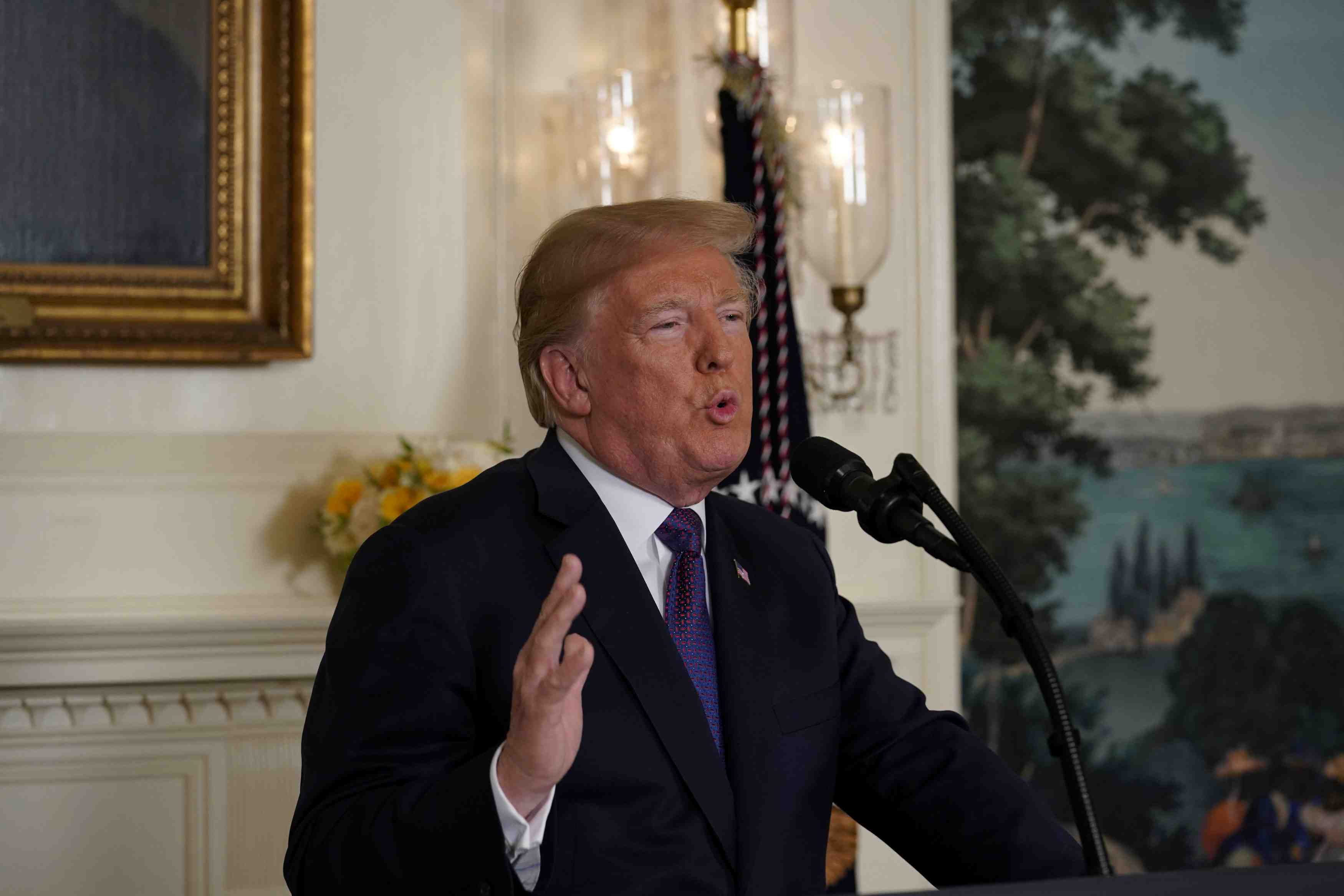 Trump nomme un economiste et une regulatrice a la fed