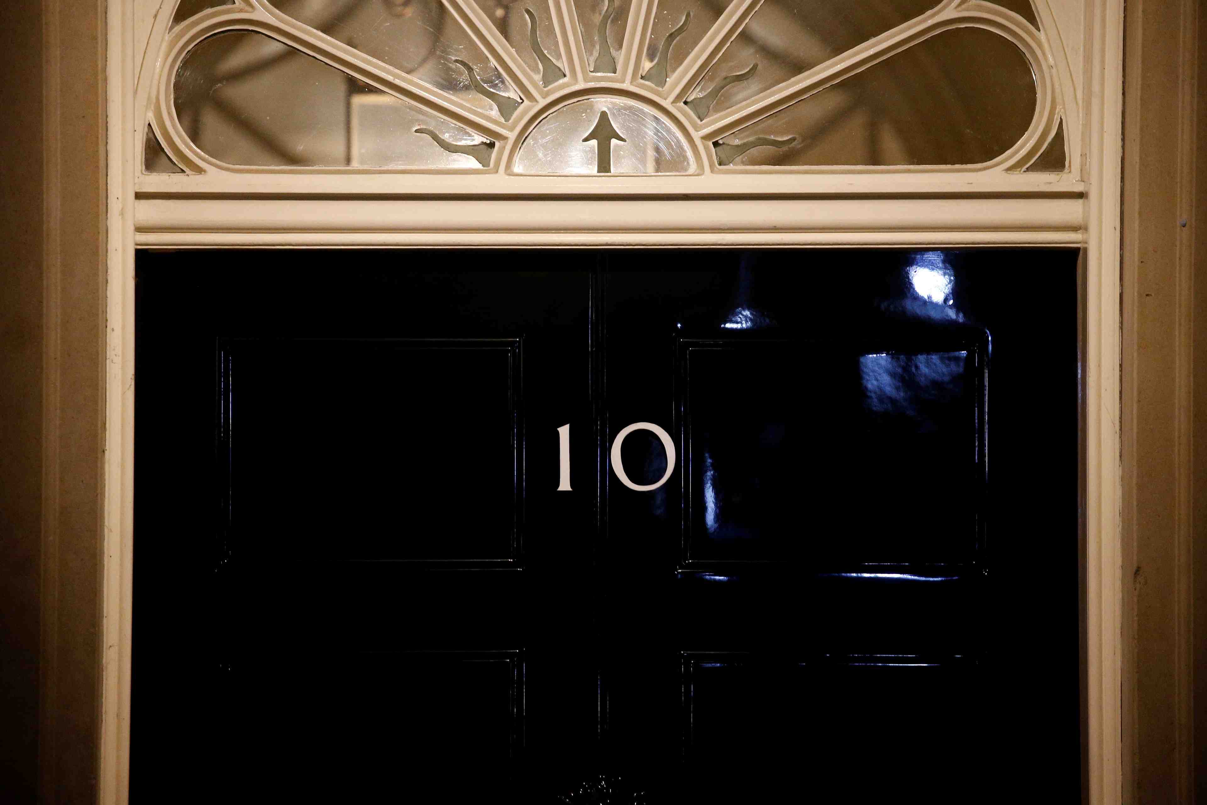 Coronavirus: boris johnson place en soins intensifs
