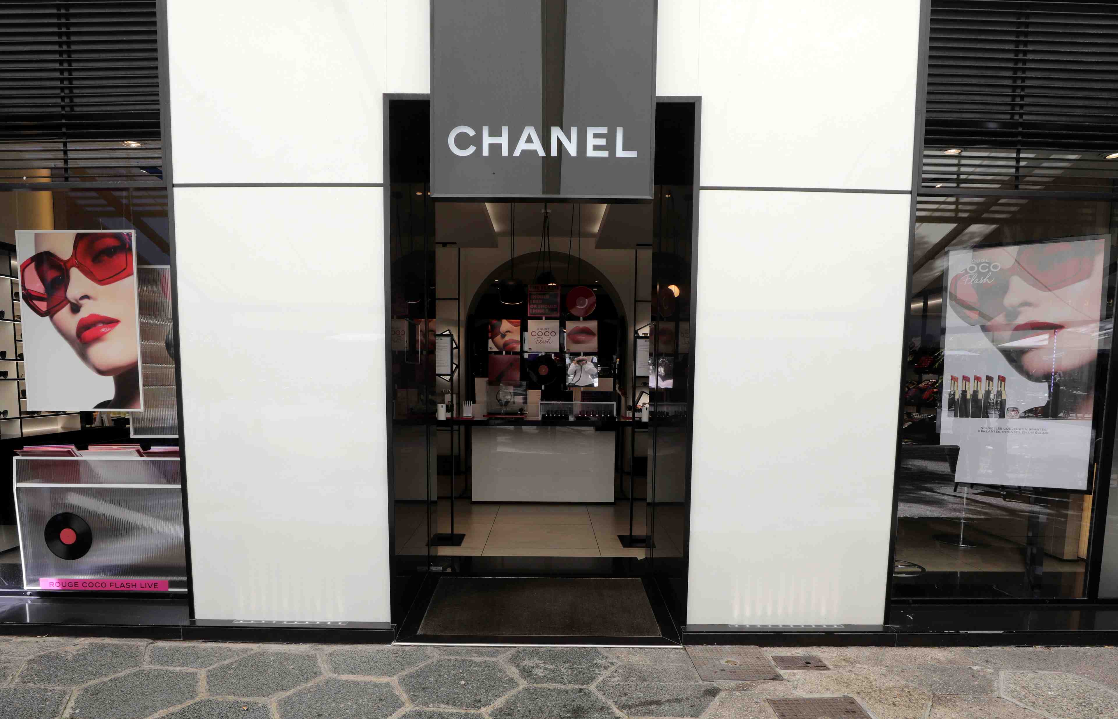 Le secteur du luxe mettra 2 ans a se relever de la crise, selon chanel