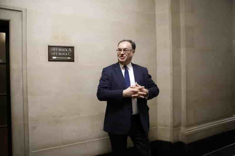 Le gouverneur de la banque d'angleterre s'inquiete de la situation sanitaire