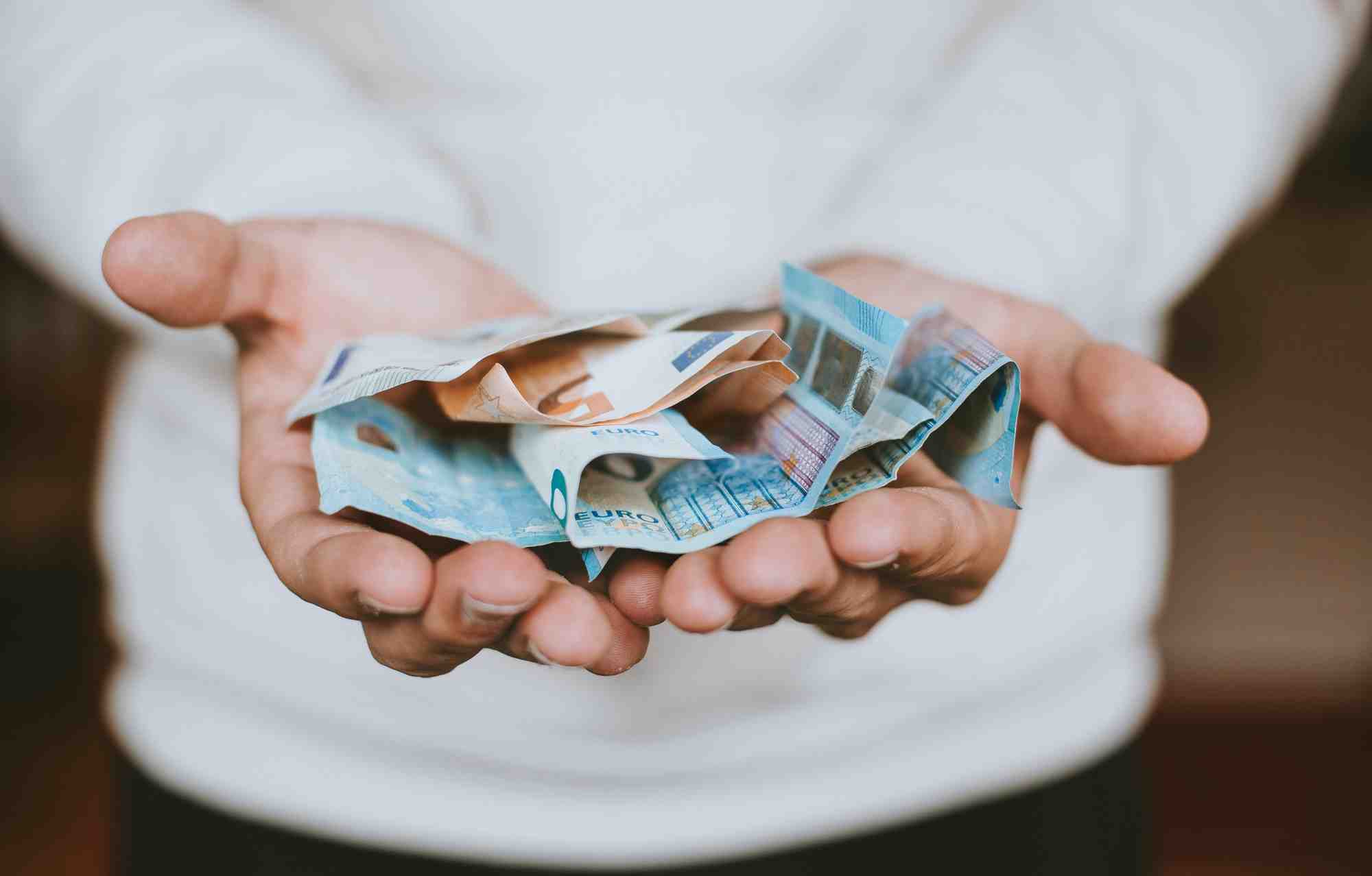 Les entreprises pourraient subir une hausse du taux du prélèvement forfaitaire unique, lequel passerait de 30% actuellement à 33%.
