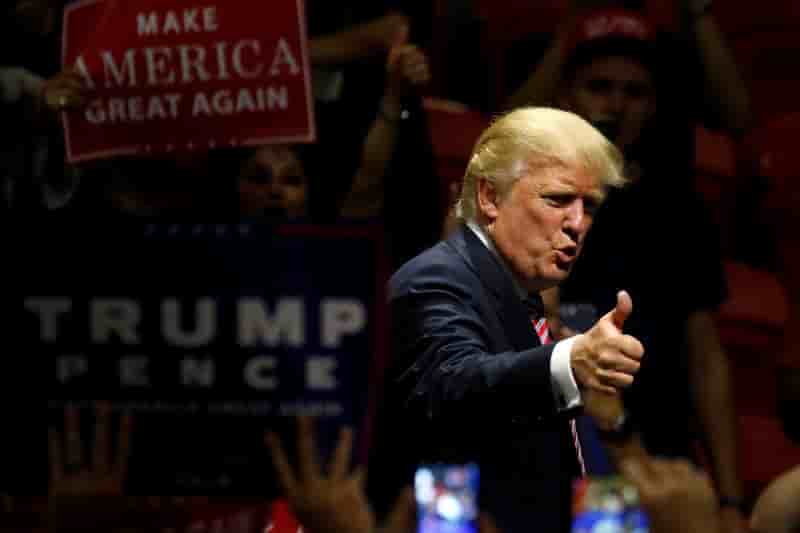 Trump veut federer son camp en visant la fondation clinton