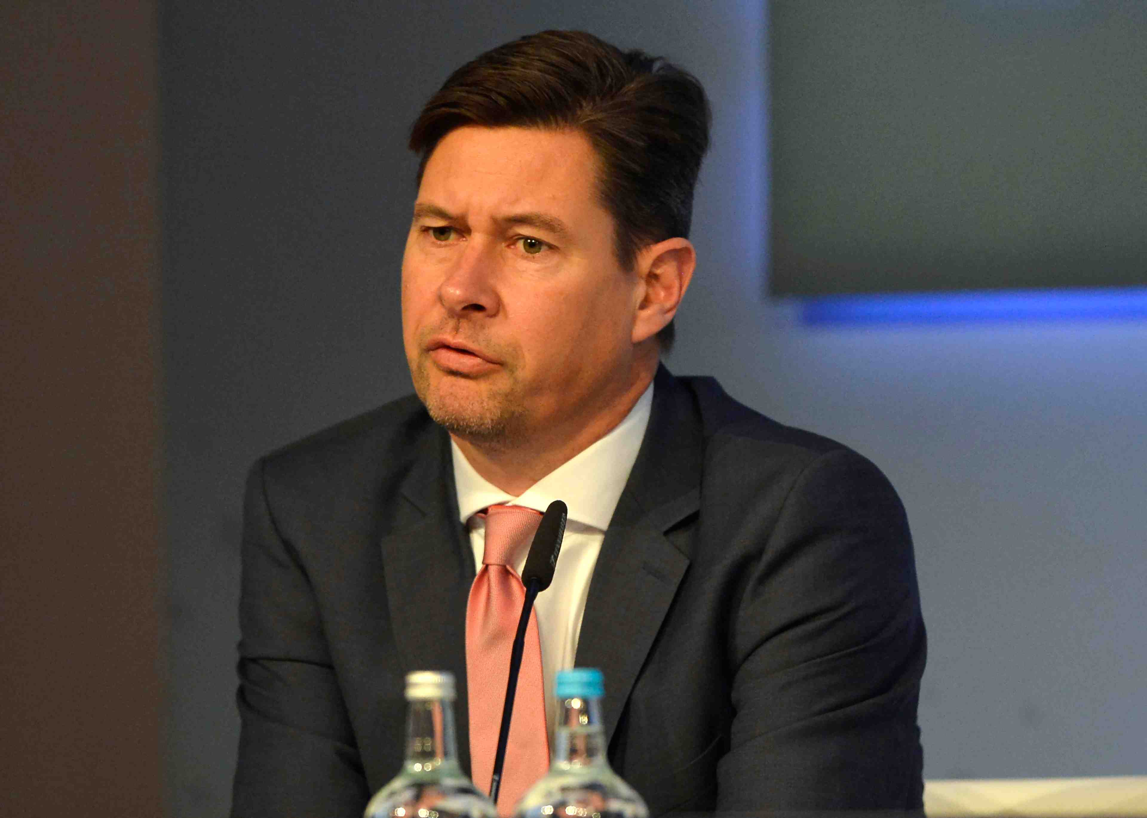 Le directeur financier d'airbus va rejoindre daimler