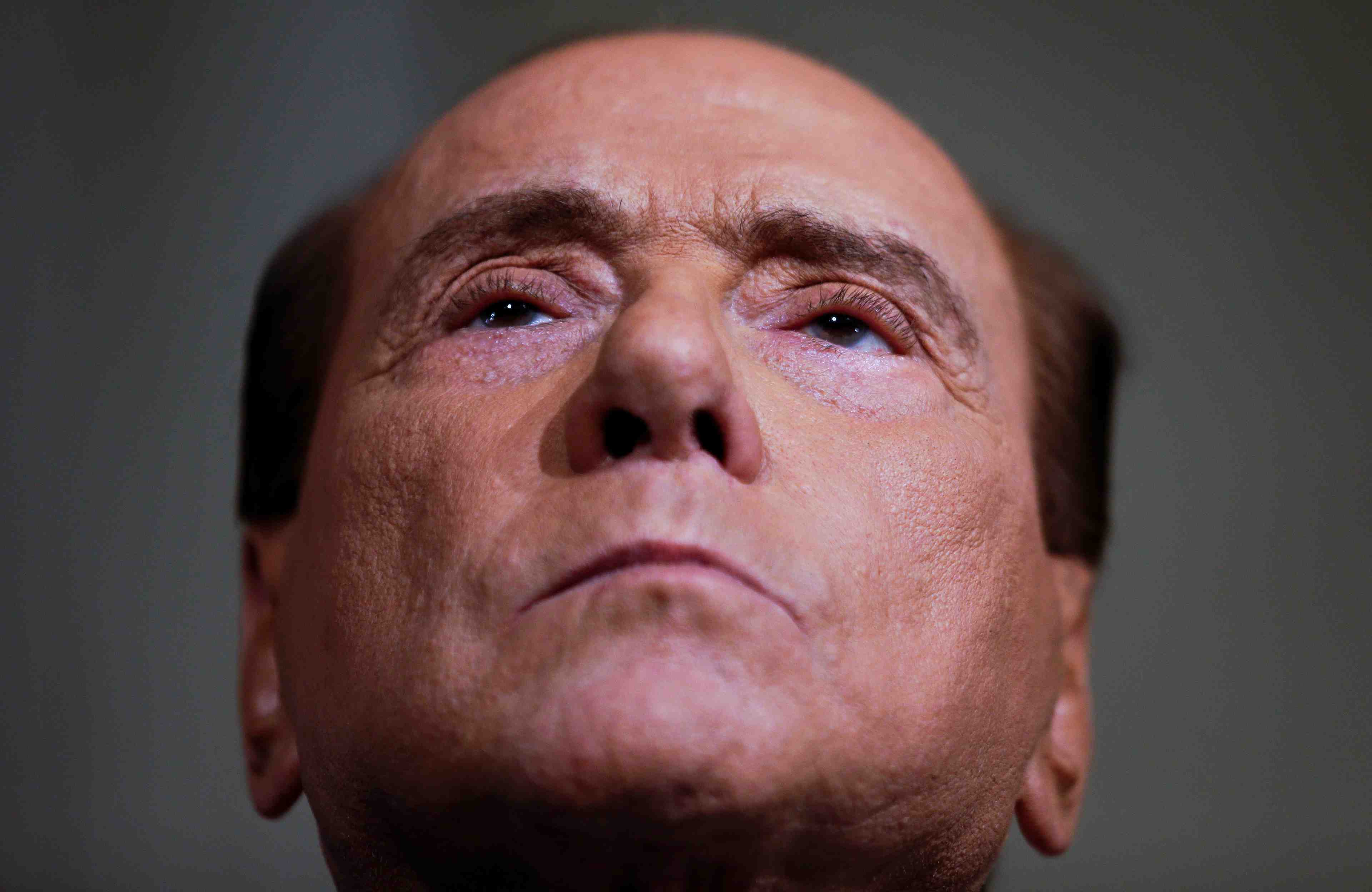Italie: berlusconi a nouveau vise par une enquete judiciaire