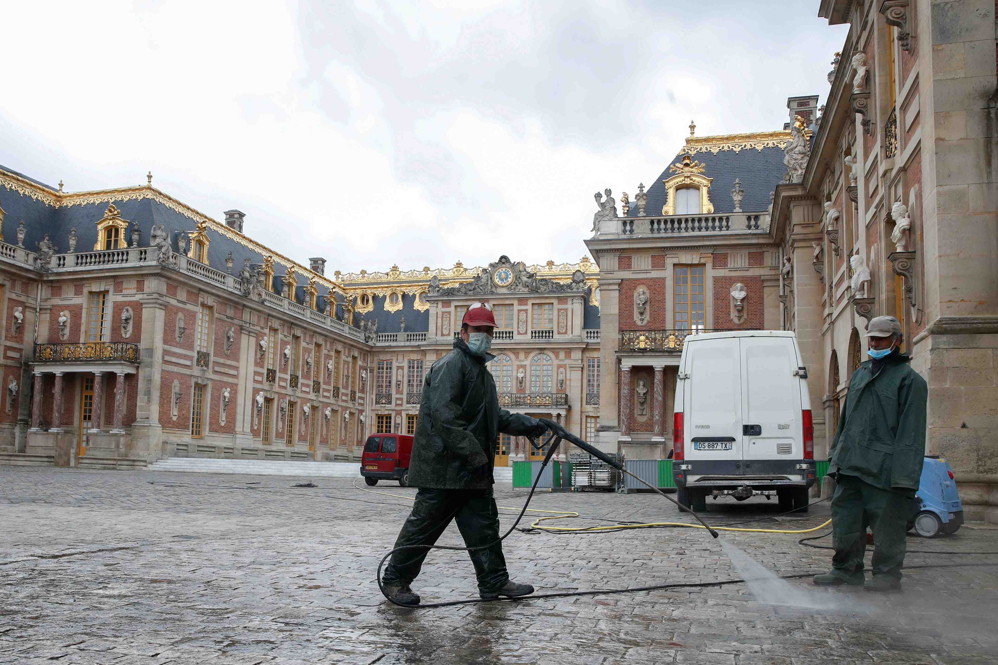 Coronavirus: la france recense 31 nouveaux deces, le bilan s'eleve a 29.142 morts